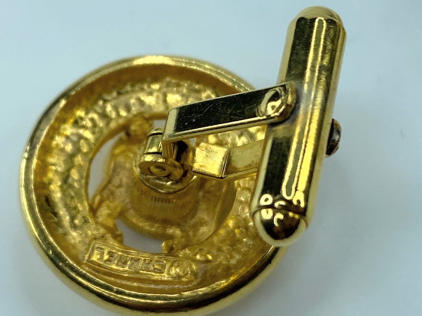 Chanel Goldtone Metal CC Cut-Out men's cufflinks Authentic in box GS324