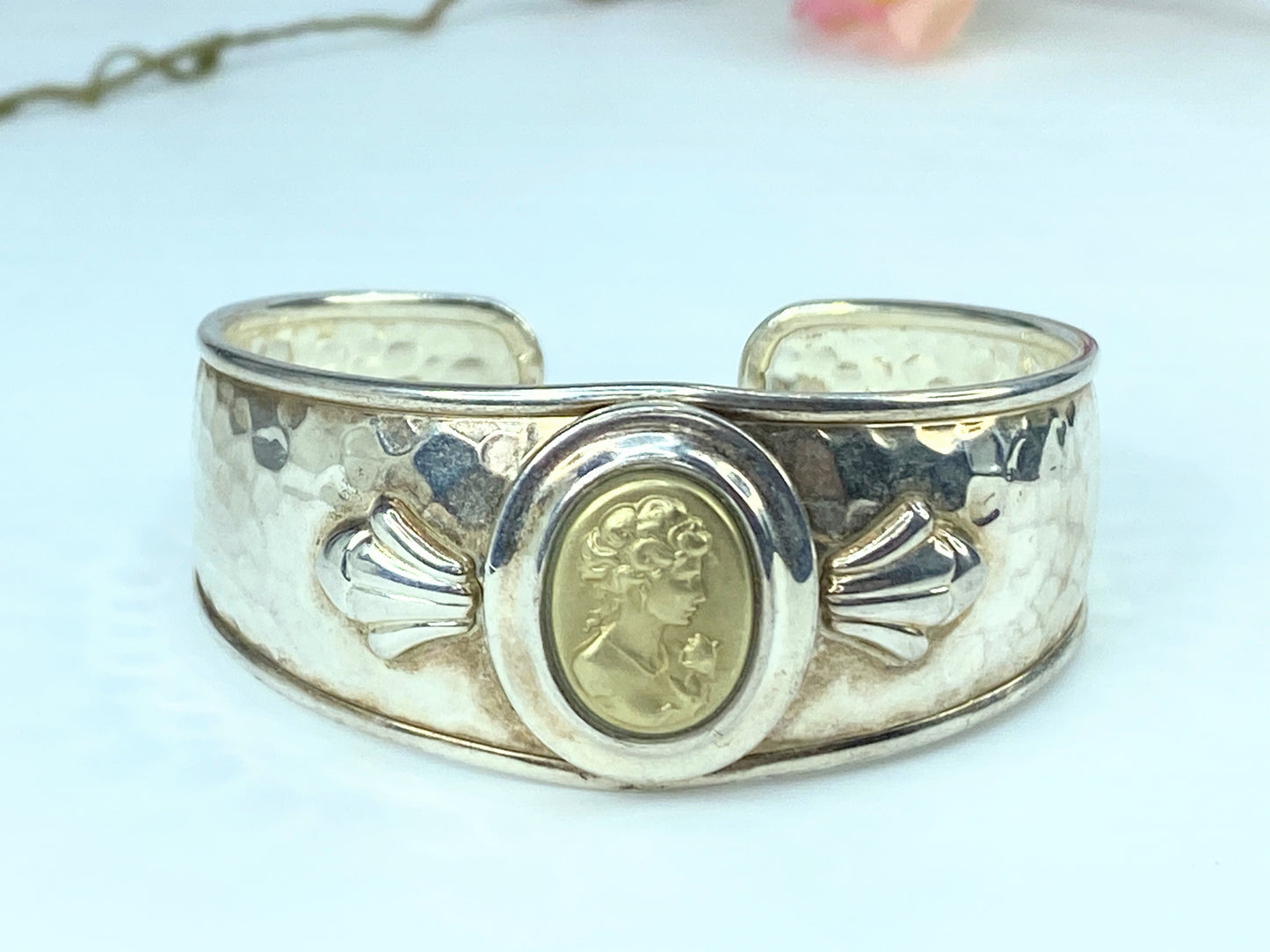 Italy Hammered Sterling Silver Cuff Bracelet 14K Cameo Centerpiece 6.75" JR9684