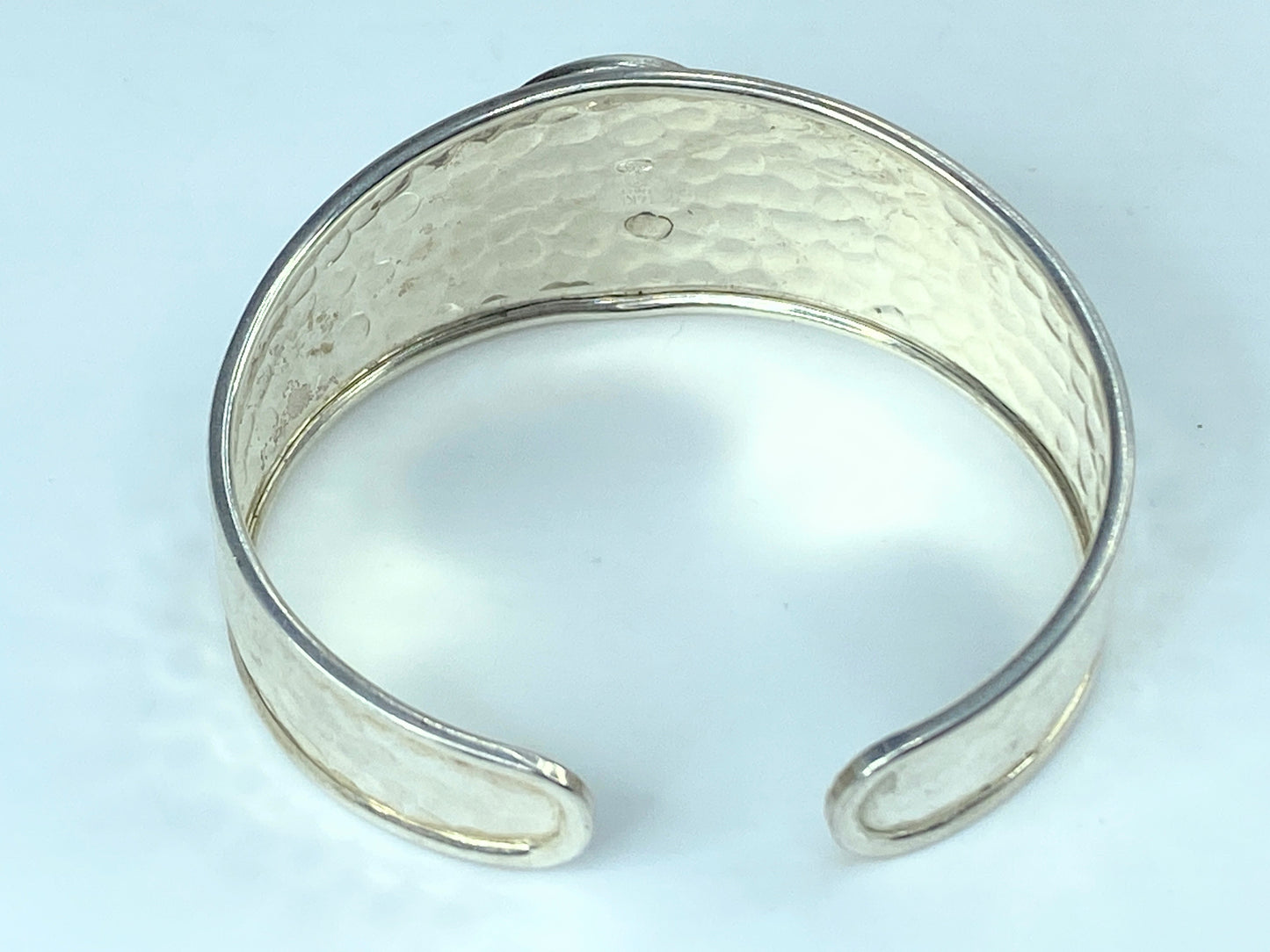 Italy Hammered Sterling Silver Cuff Bracelet 14K Cameo Centerpiece 6.75" JR9684