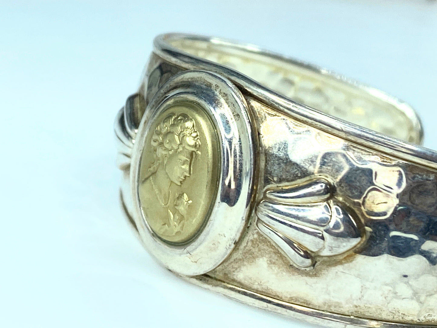 Italy Hammered Sterling Silver Cuff Bracelet 14K Cameo Centerpiece 6.75" JR9684