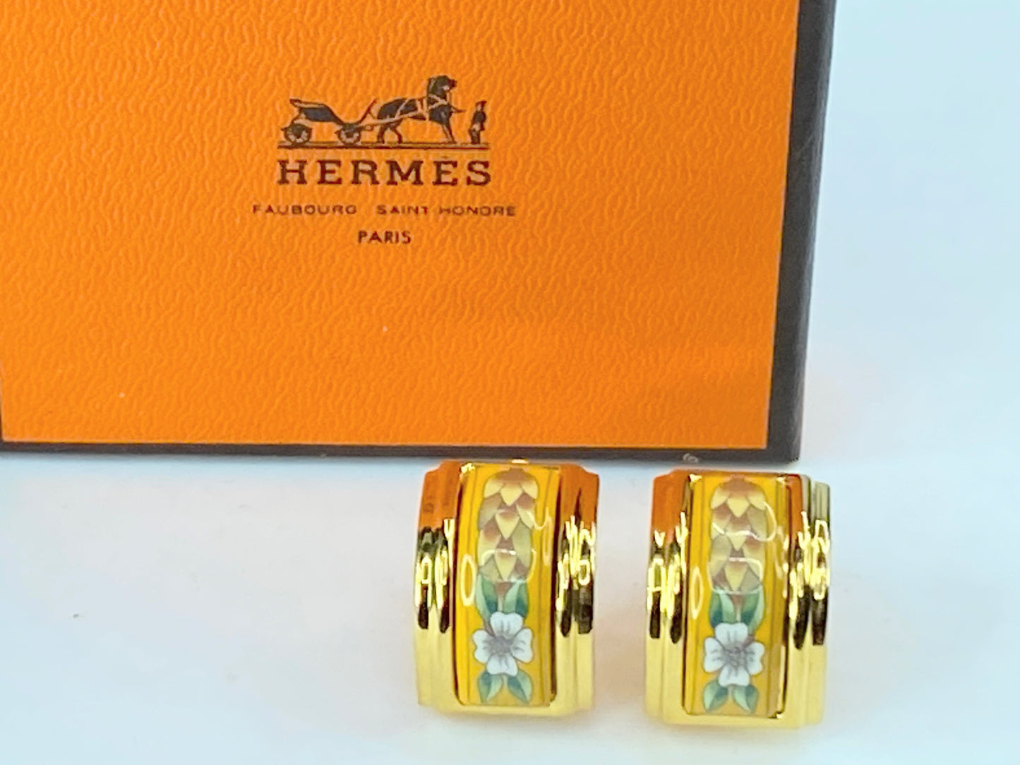Hermes Enamel Ceramic Cloisonné Flower Motif Yellow Gold Earrings in box GS325