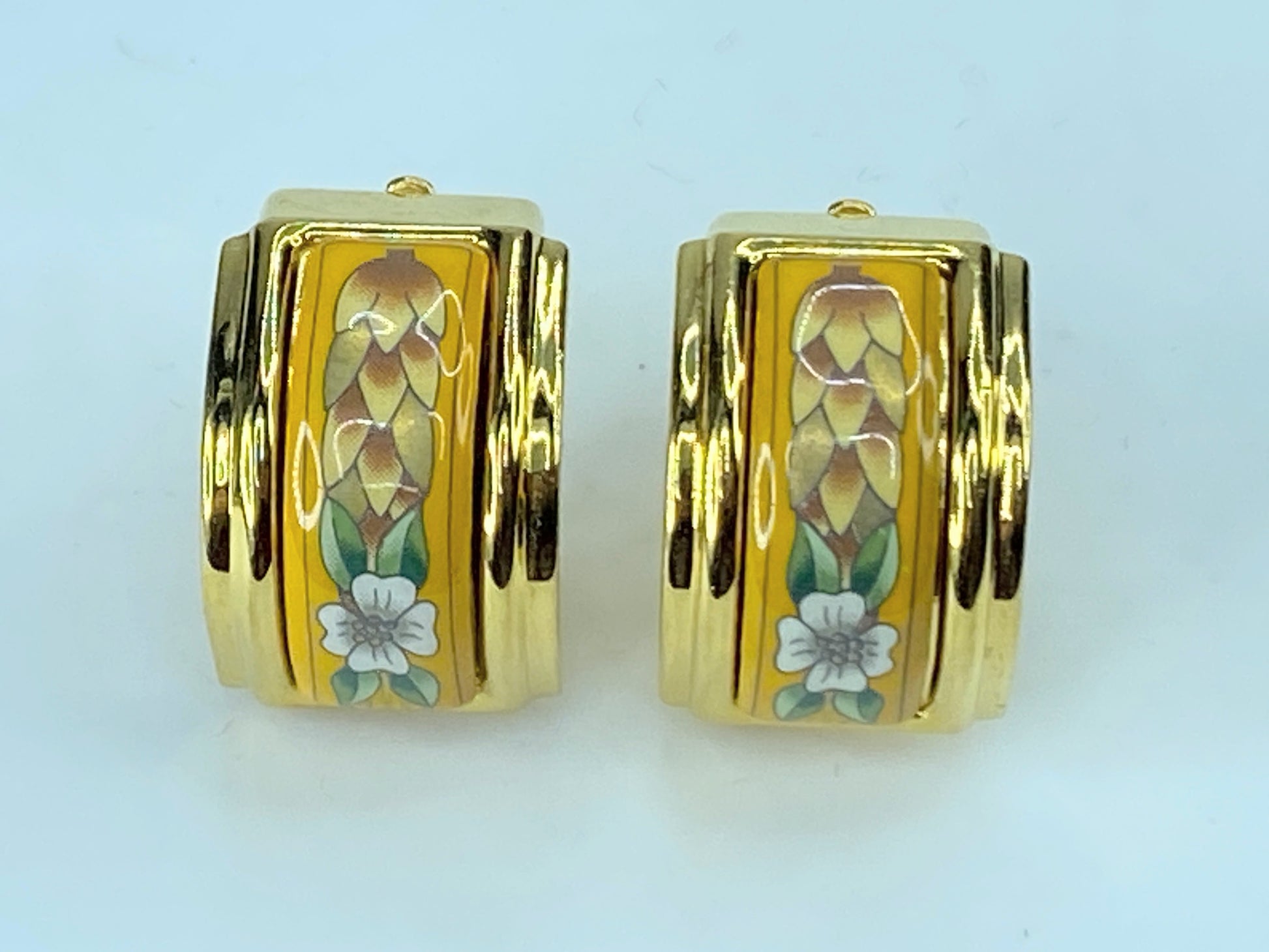 Hermes Enamel Ceramic Cloisonné Flower Motif Yellow Gold Earrings in box GS325