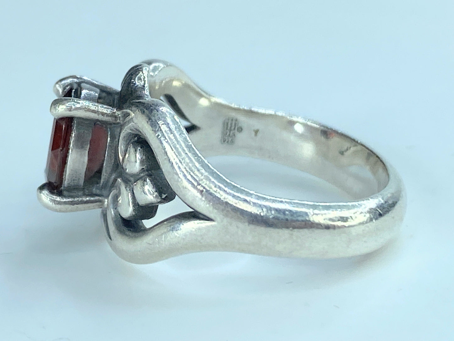 James Avery Sterling Silver Scrolled Heart Garnet Ring w/box s6.2g 6g JR241