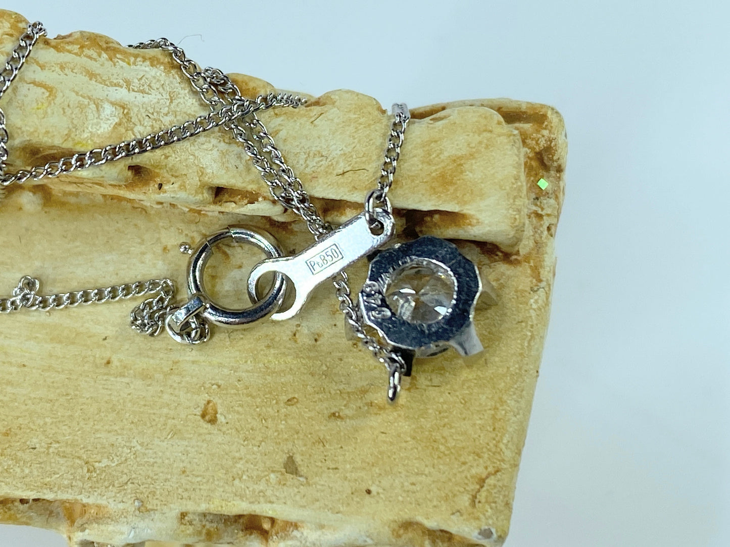 Platinum 0.49ct Round brilliant Solitaire Diamond necklace 1