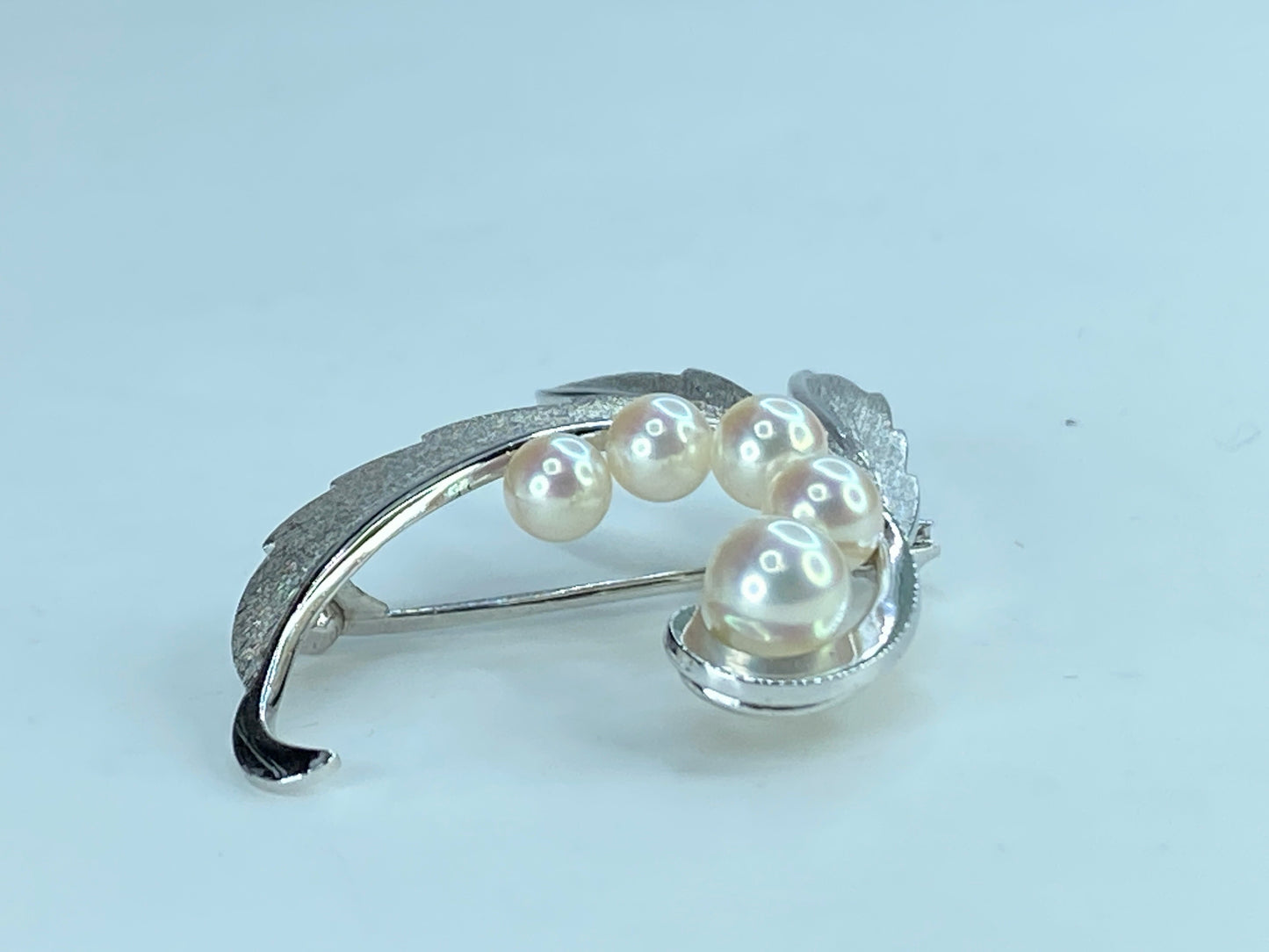Mikimoto Akoya Pearl Brooch Pin Sterling Silver 6.10 mm 5.6g 1 5/8" JR254