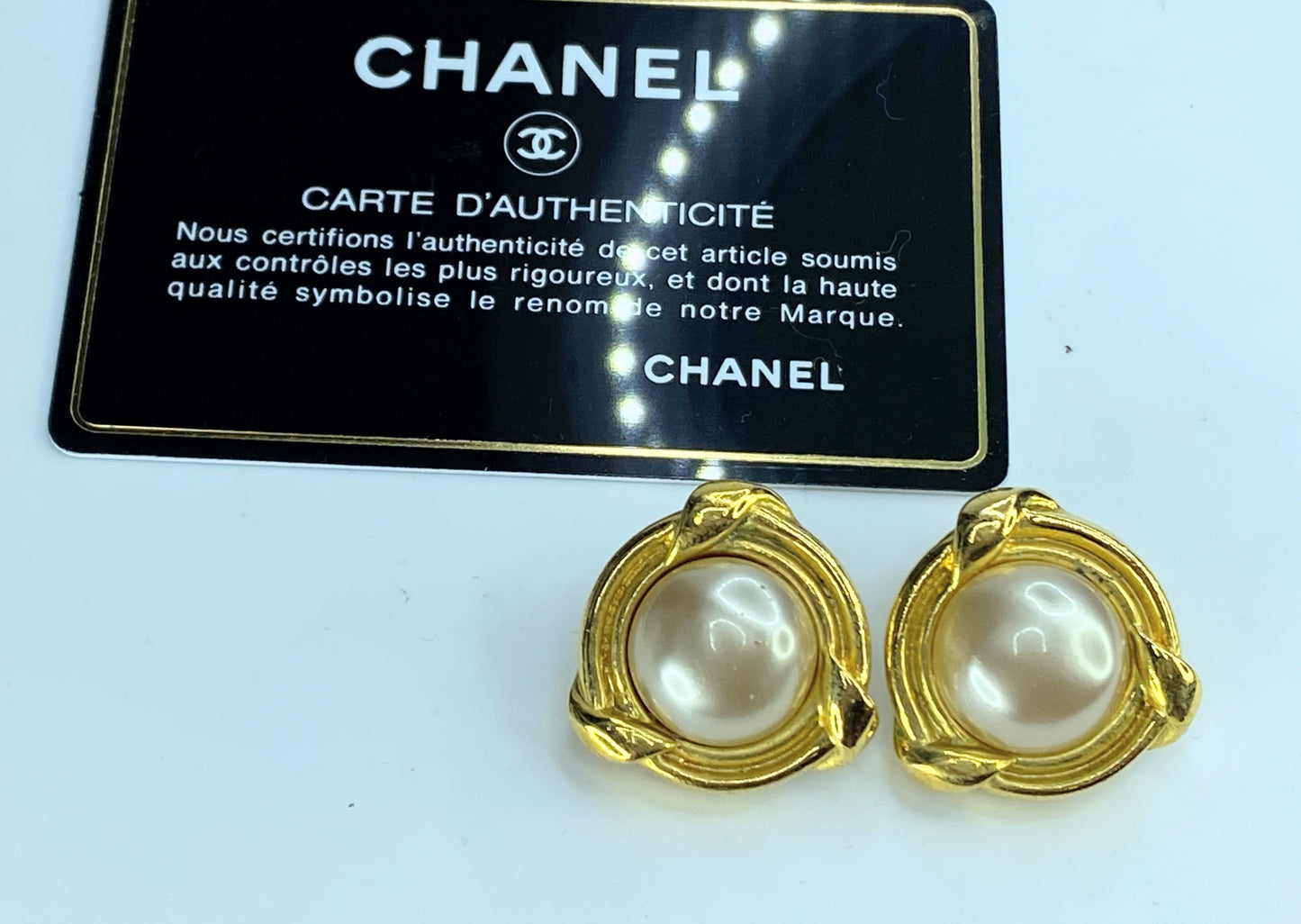 Authentic Channel Pre-Owned 1980s faux-pearl clip-on earrings GS297