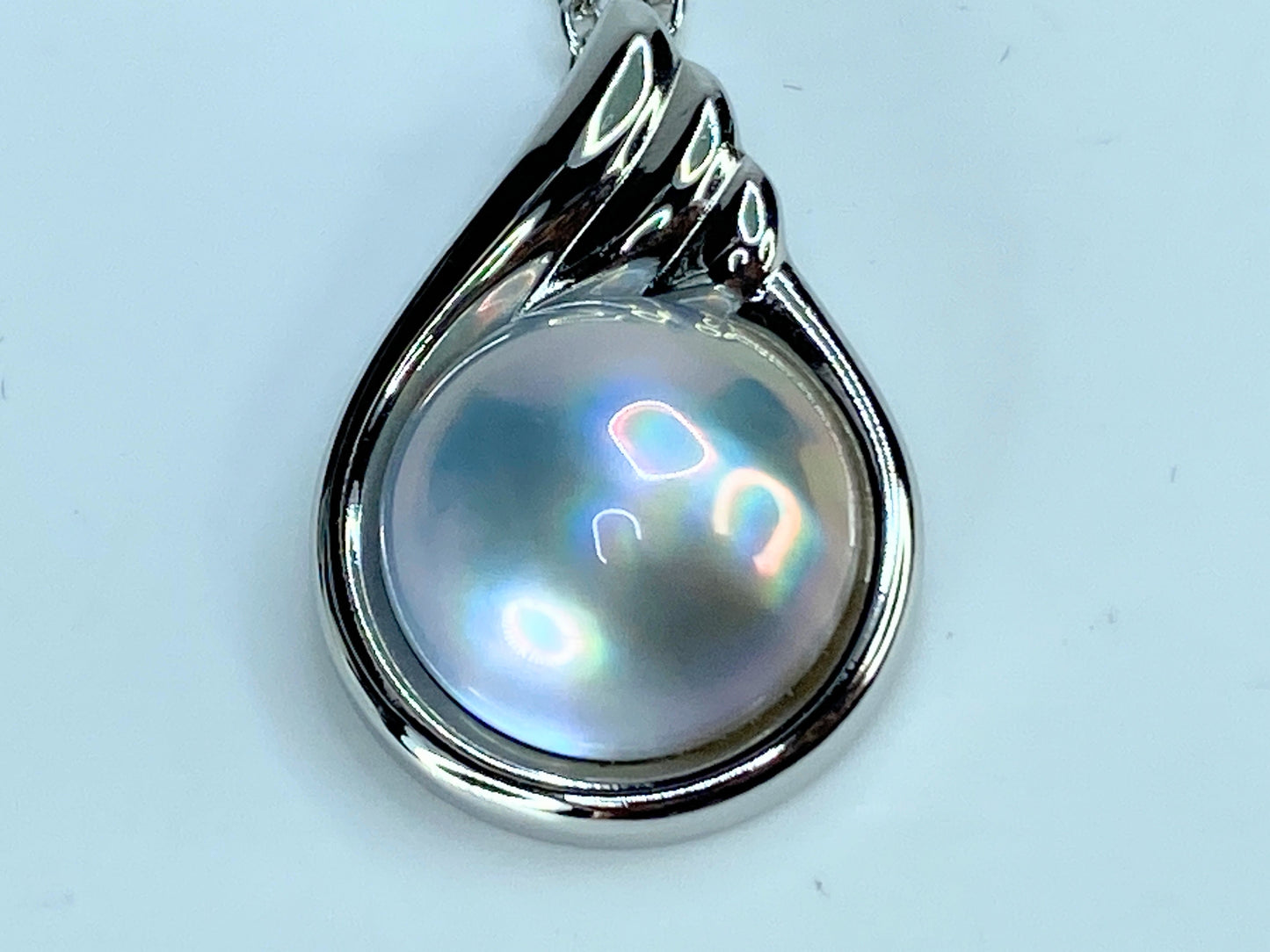 TASAKI genuine Mabe pearl pendant silver tone necklace in original box JR255