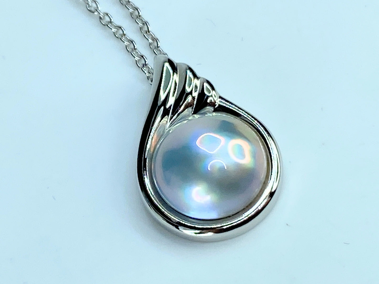 TASAKI genuine Mabe pearl pendant silver tone necklace in original box JR255