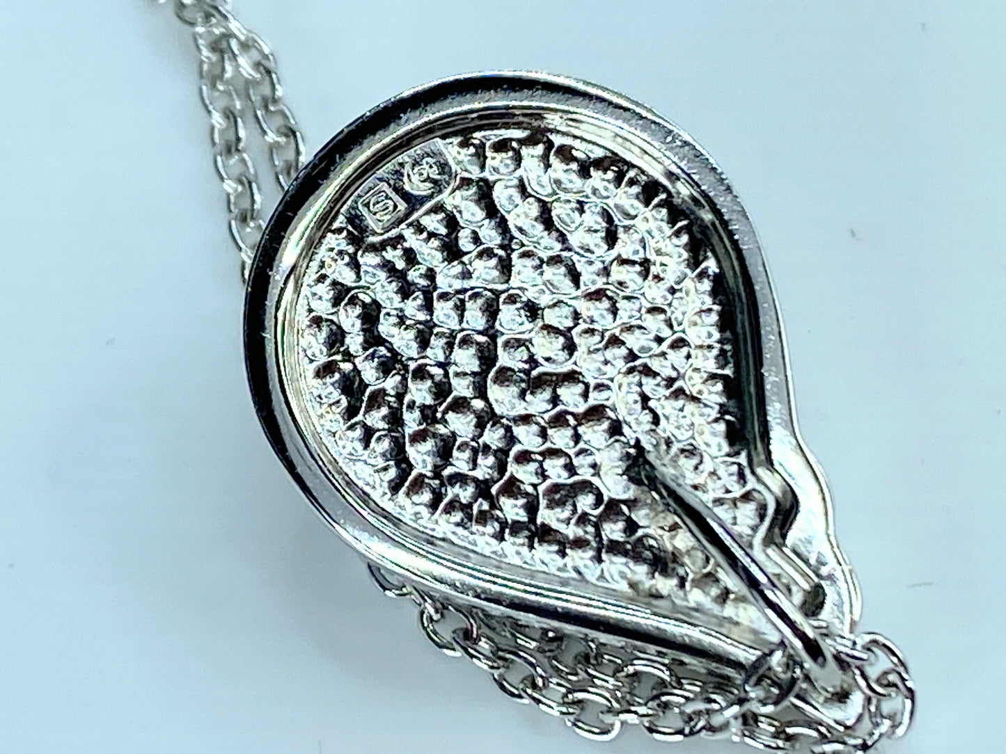 TASAKI genuine Mabe pearl pendant silver tone necklace in original box JR255