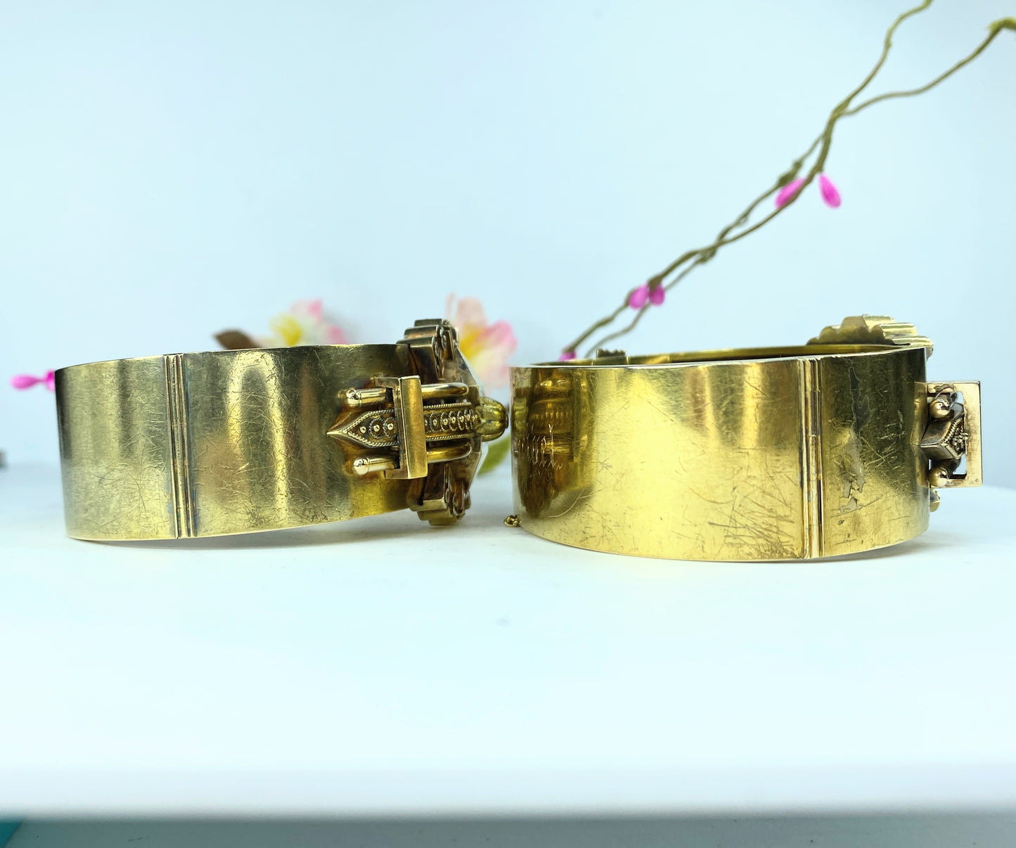 Victorian Etruscan 14 Kt Yellow Gold Bangle Bracelet 123g 7.5" JR9596