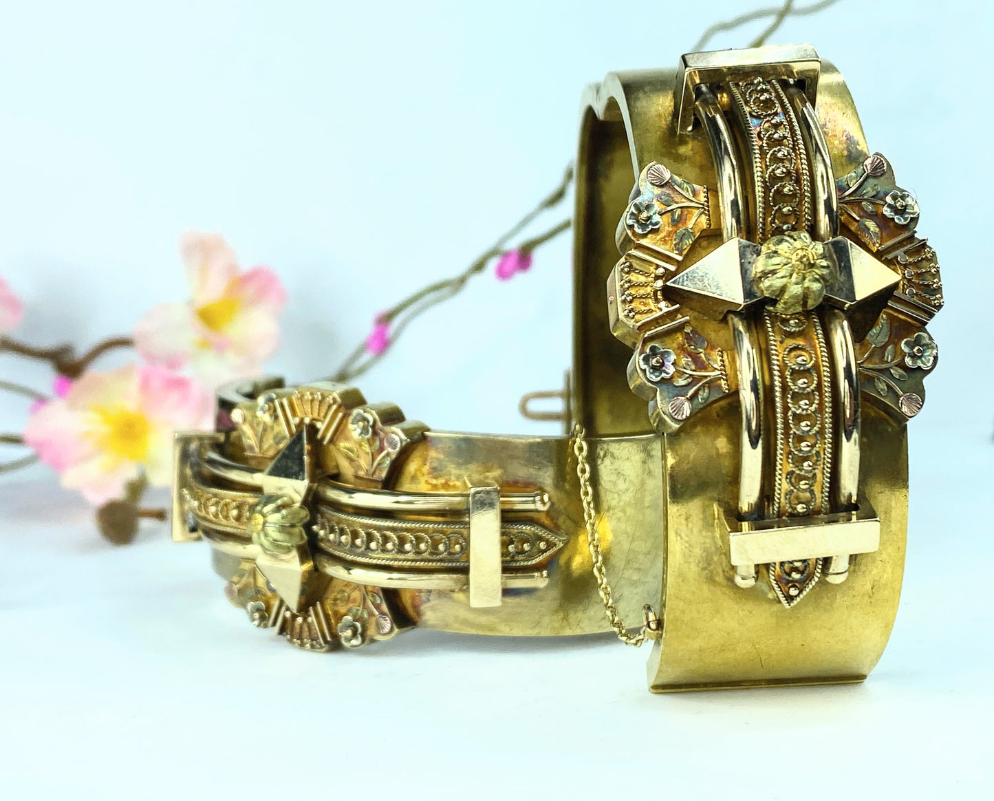 Victorian Etruscan 14 Kt Yellow Gold Bangle Bracelet 123g 7.5" JR9596
