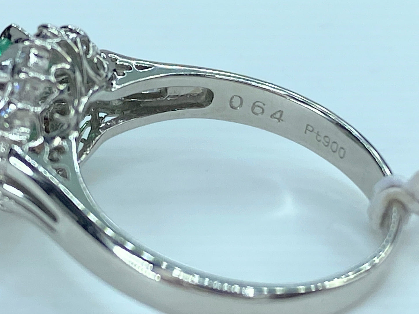 Platinum 0.6ct Emerald cut Emerald baguette Diamond ring 4.6g s6 JR9095