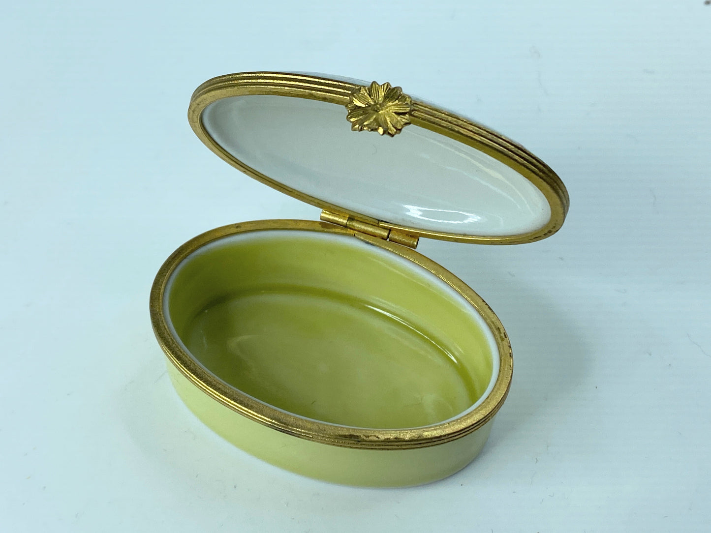 Artoria Limoges soft Yellow floral oval trinket hinged box 2.5" A362