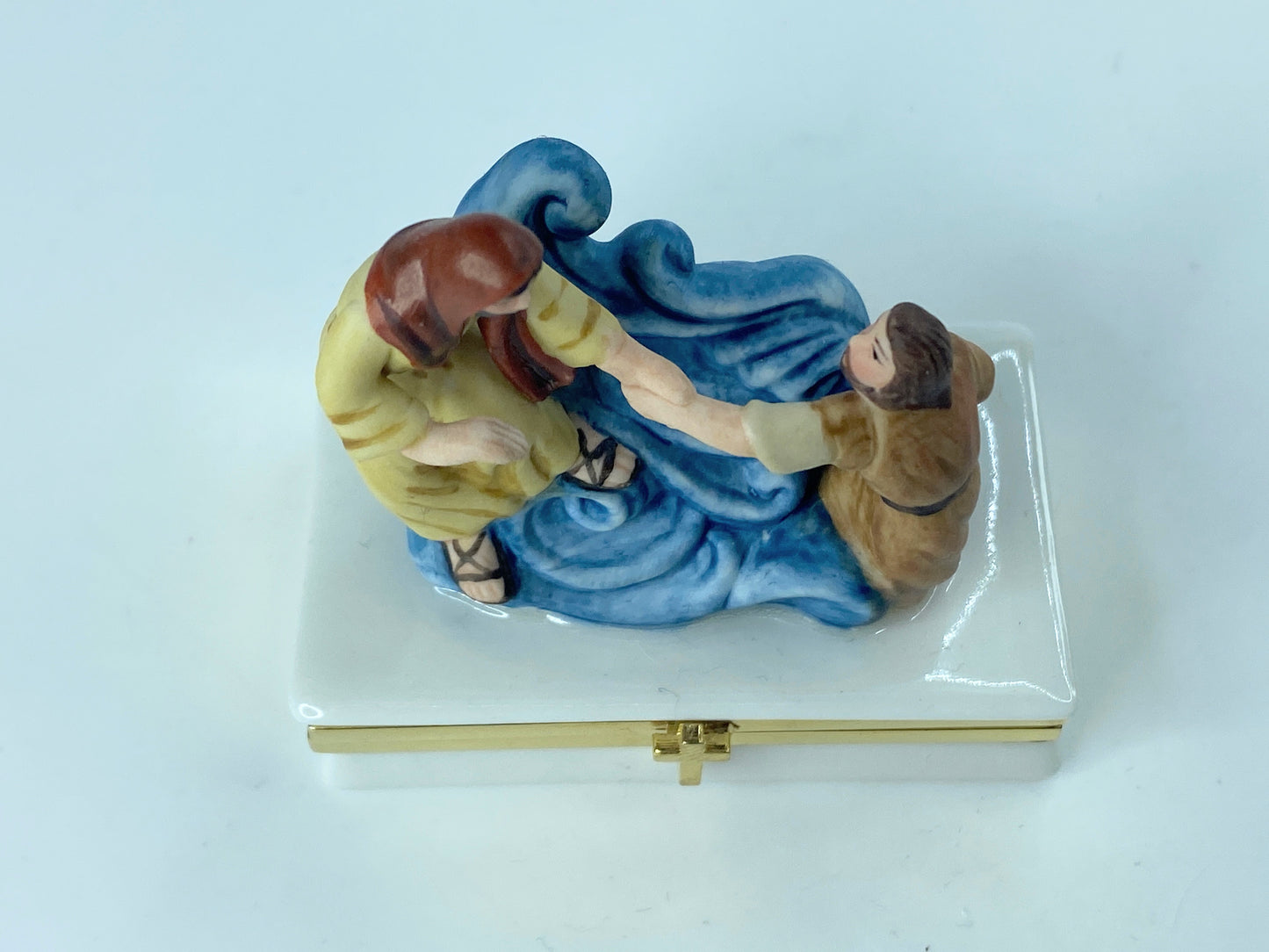 New Limoges The Life of Christ "Walk On Water" Porcelain Trinket Box w/Cert A363