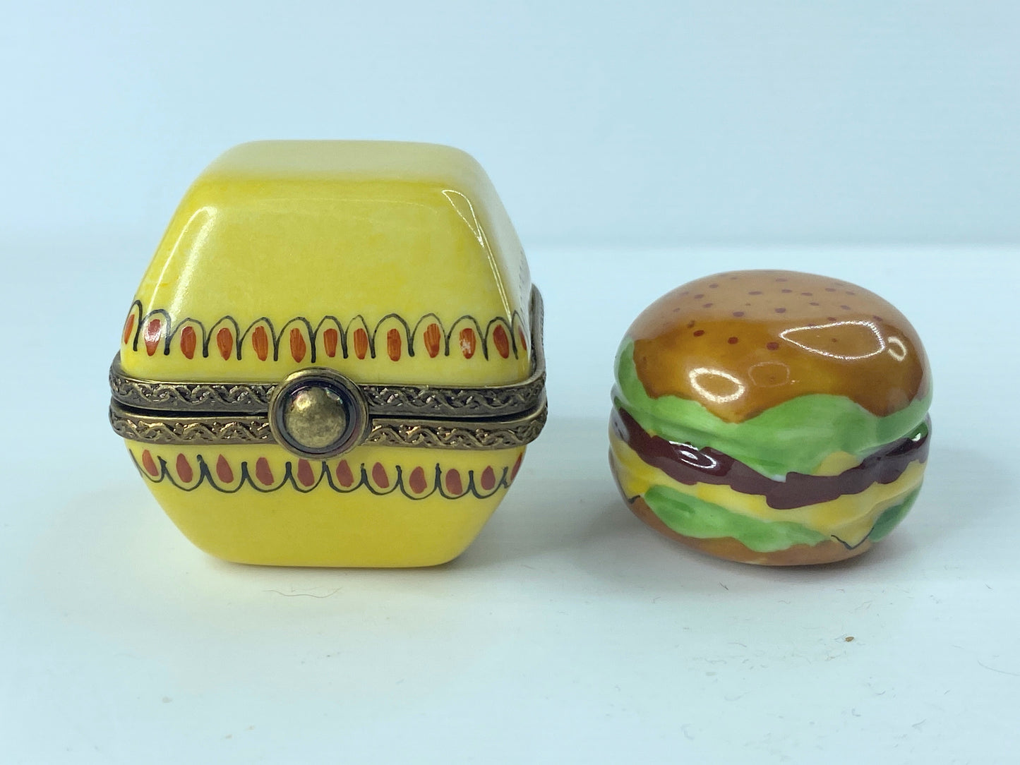 P.V Hamburger & Carton authentic LIMOGES trinket box A367