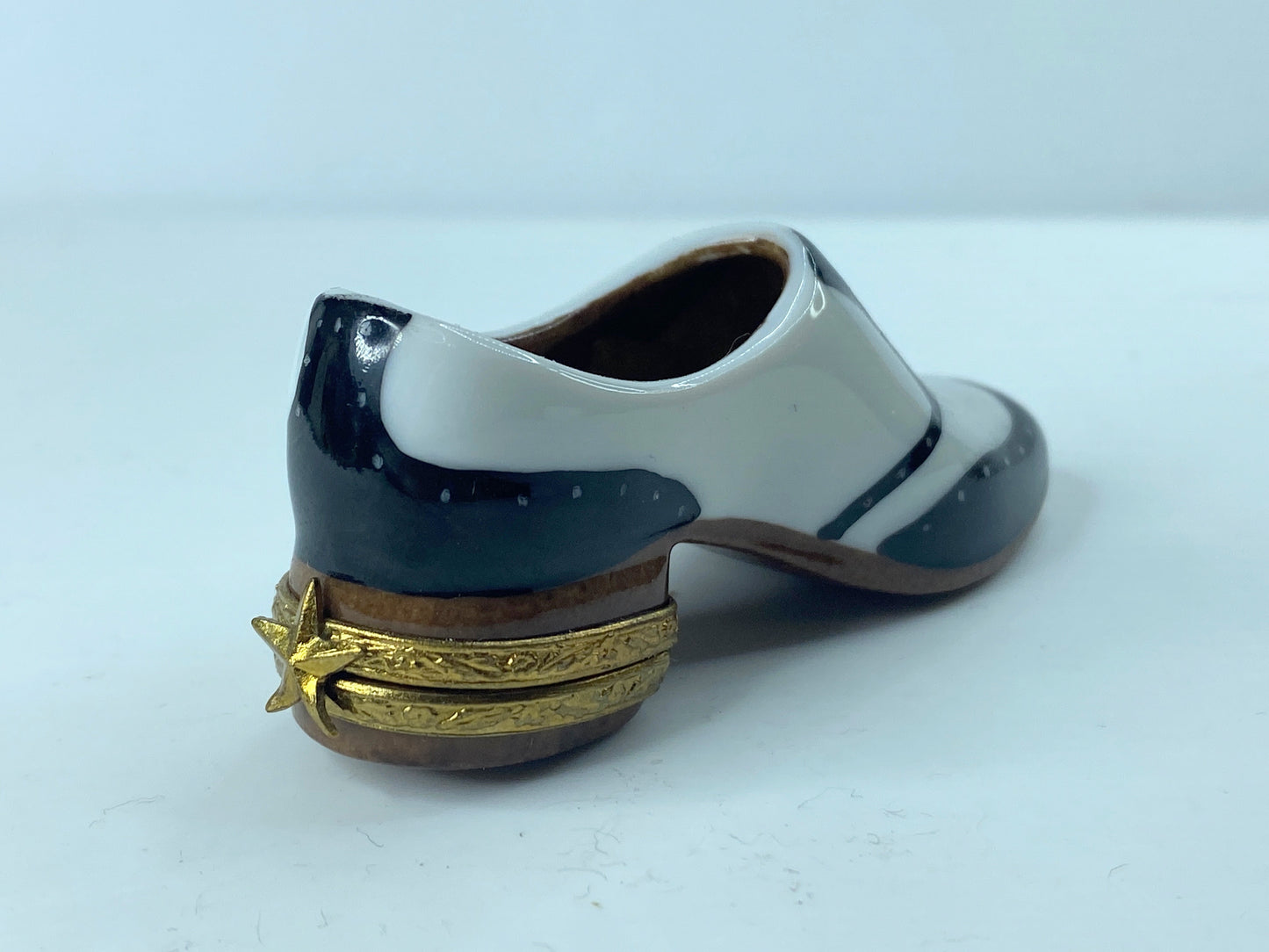Limoges France Peint Main Golf Shoe trinket box 2 7/8" x 1" x 7/8" A369