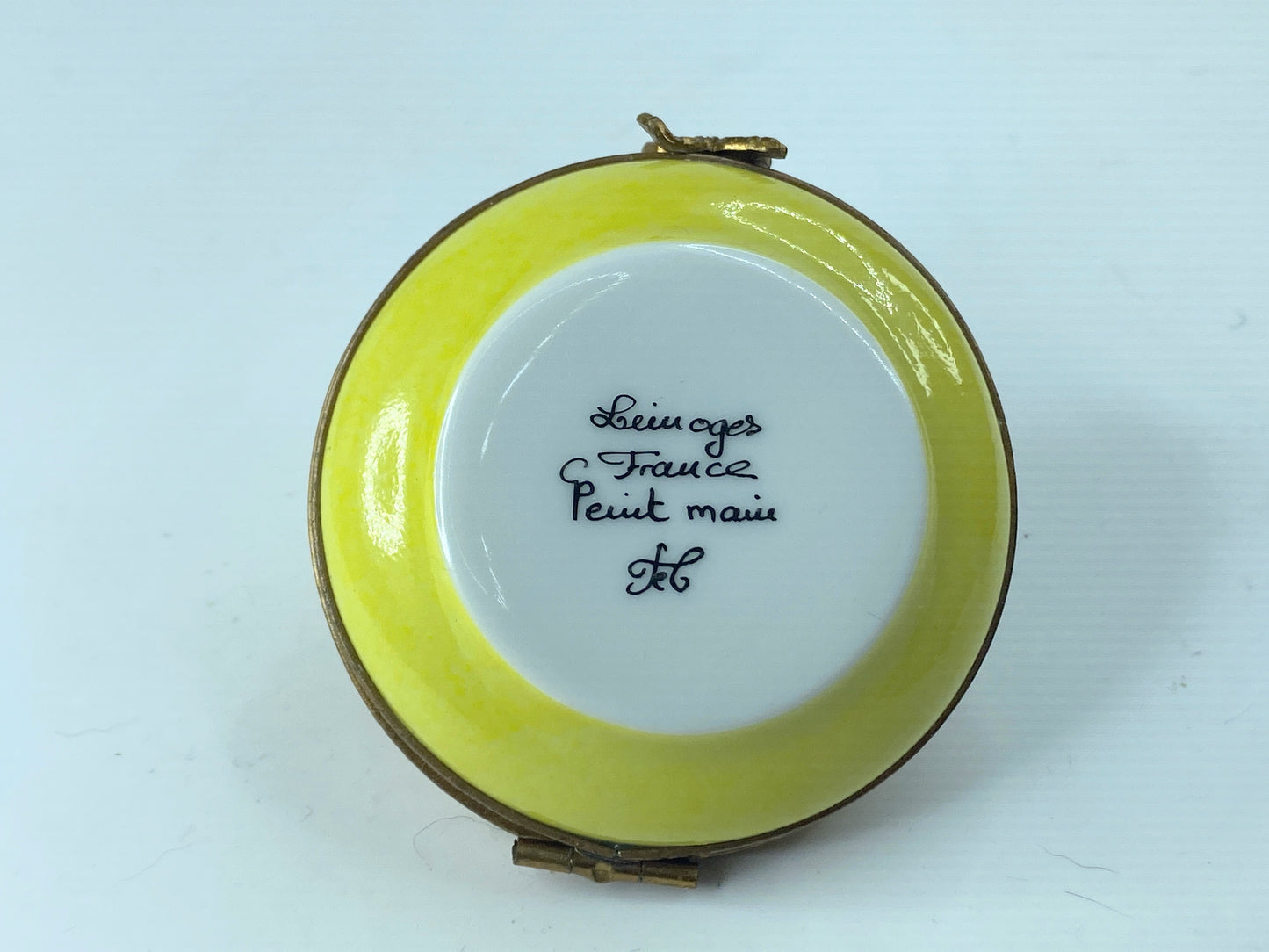 Limoges France Hinged Yellow Straw Garden Hat Trinket Box Fruit Blue Ribbon A371