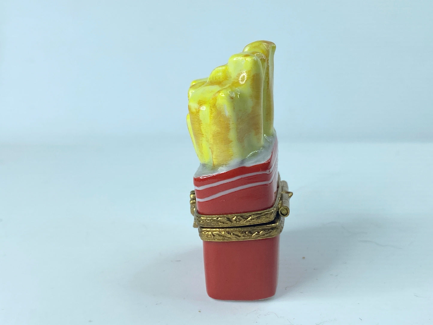 Artoria Limited Edition Limoges Peint Main French Fry trinket box No. 66 2" A373