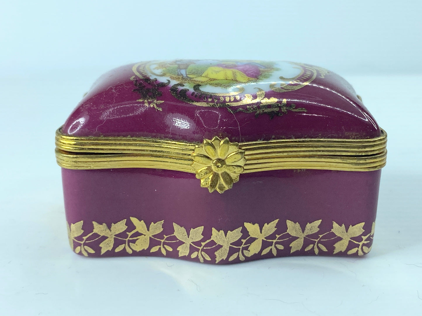 Limoges Castel France Porcelain Flower Trinket Box 2.5" A375