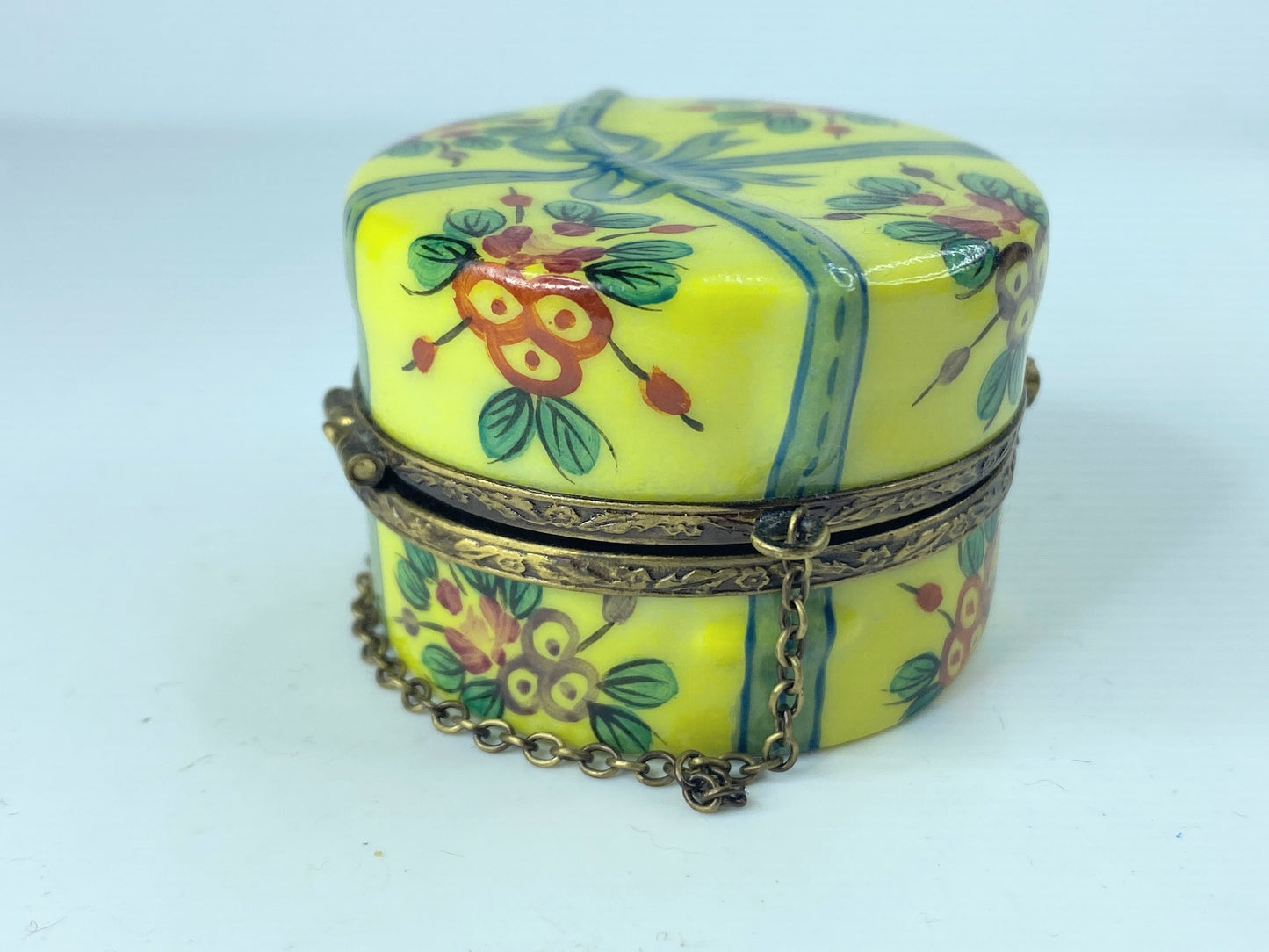 S.G Limited Edition Limoges yellow floral hat box with hat trinket box A376
