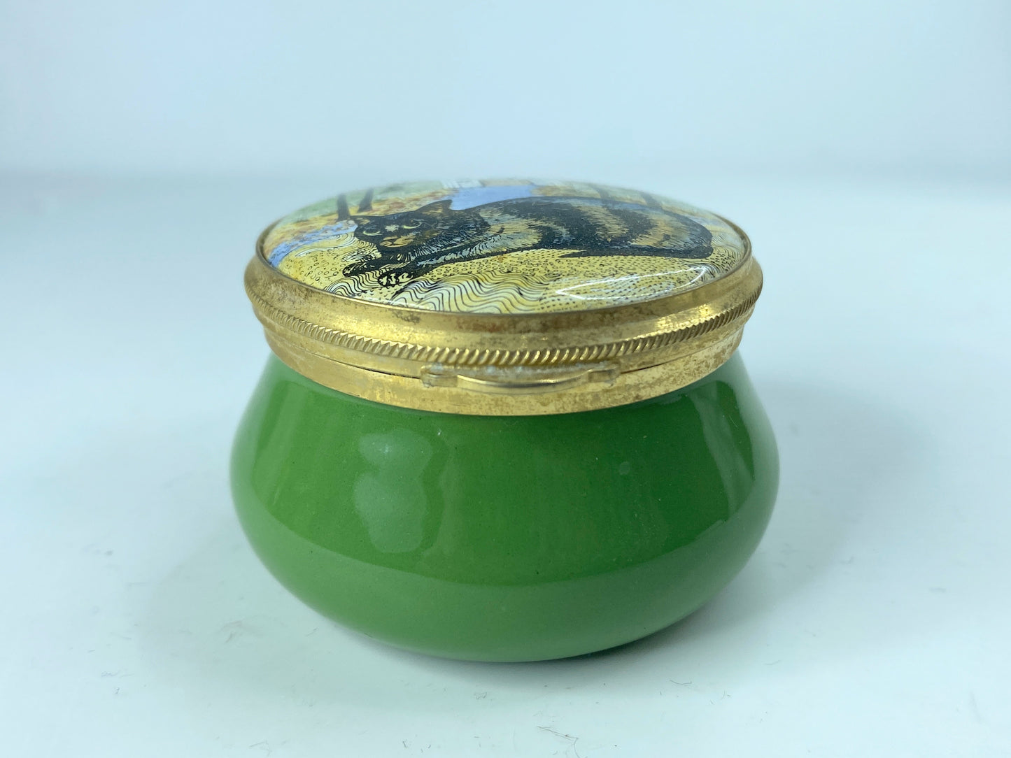English Enamel Cat pill box Senaway by Vimi Vang Oldsen Trinket Box 2.0" A379