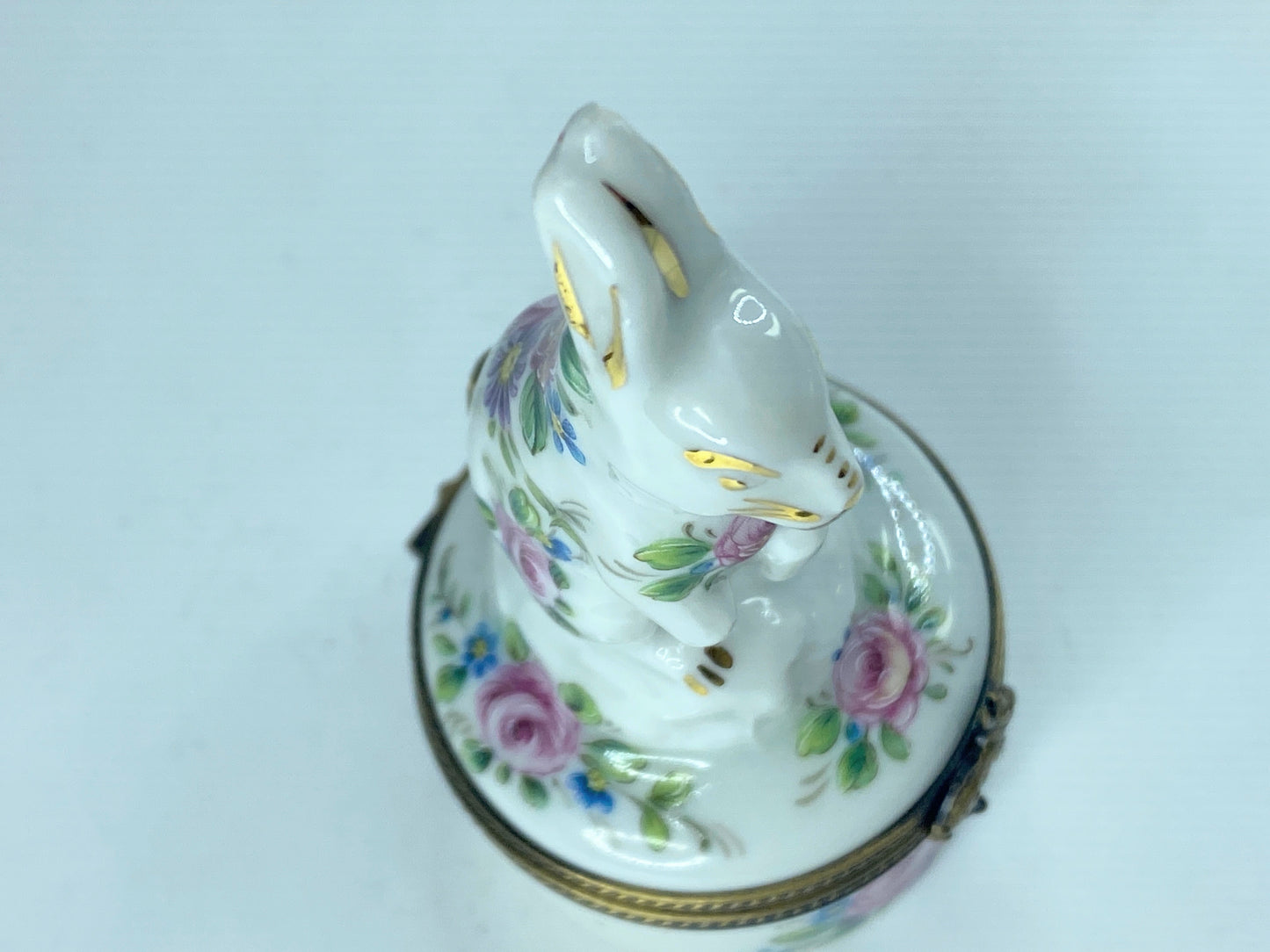 Rehaussi Limoges Rabbit Pink & Yellow Roses hand-painted Hare closure w/box A382