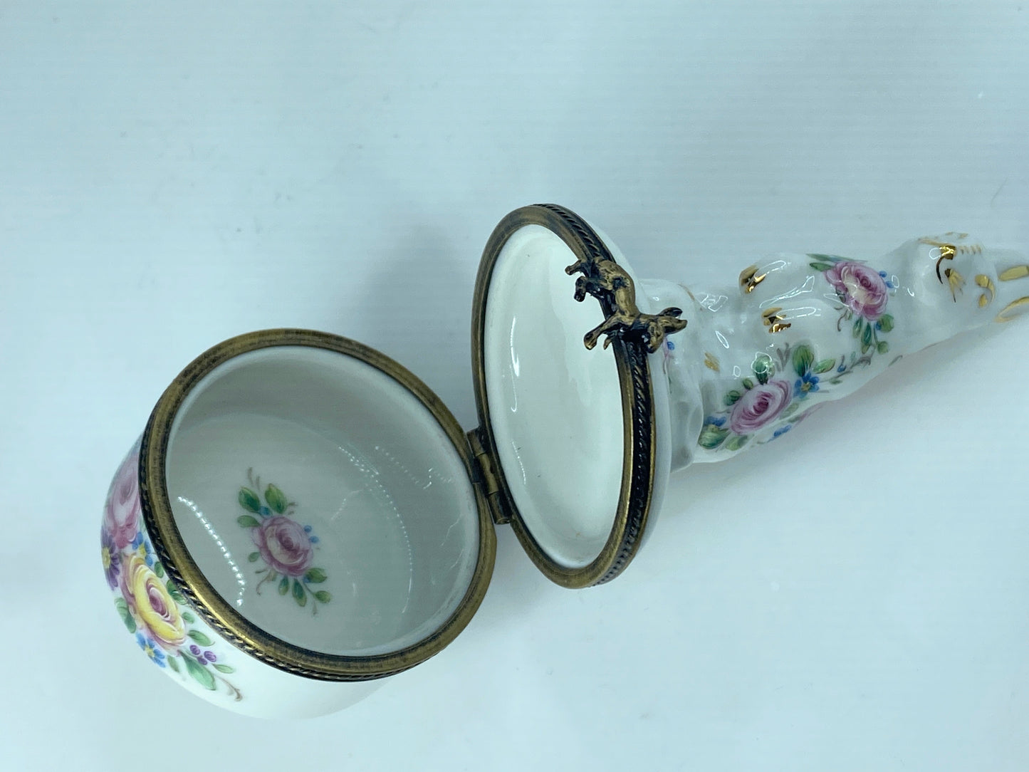 Rehaussi Limoges Rabbit Pink & Yellow Roses hand-painted Hare closure w/box A382