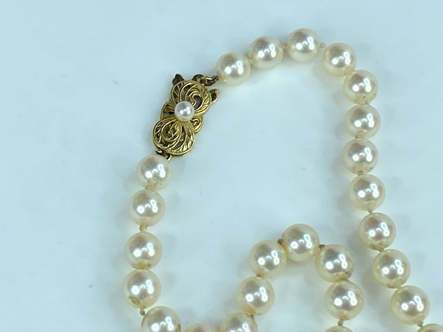 Mikimoto 18K gold 6.8mm Akoya Cultured Pearl Necklace 23.5" JR9125