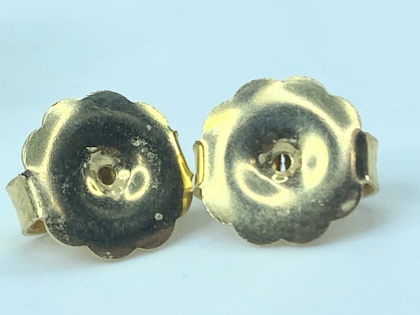 21mm hand Carved Mother of Pearl Flower Peridot 14K gold clutch earrings JR515
