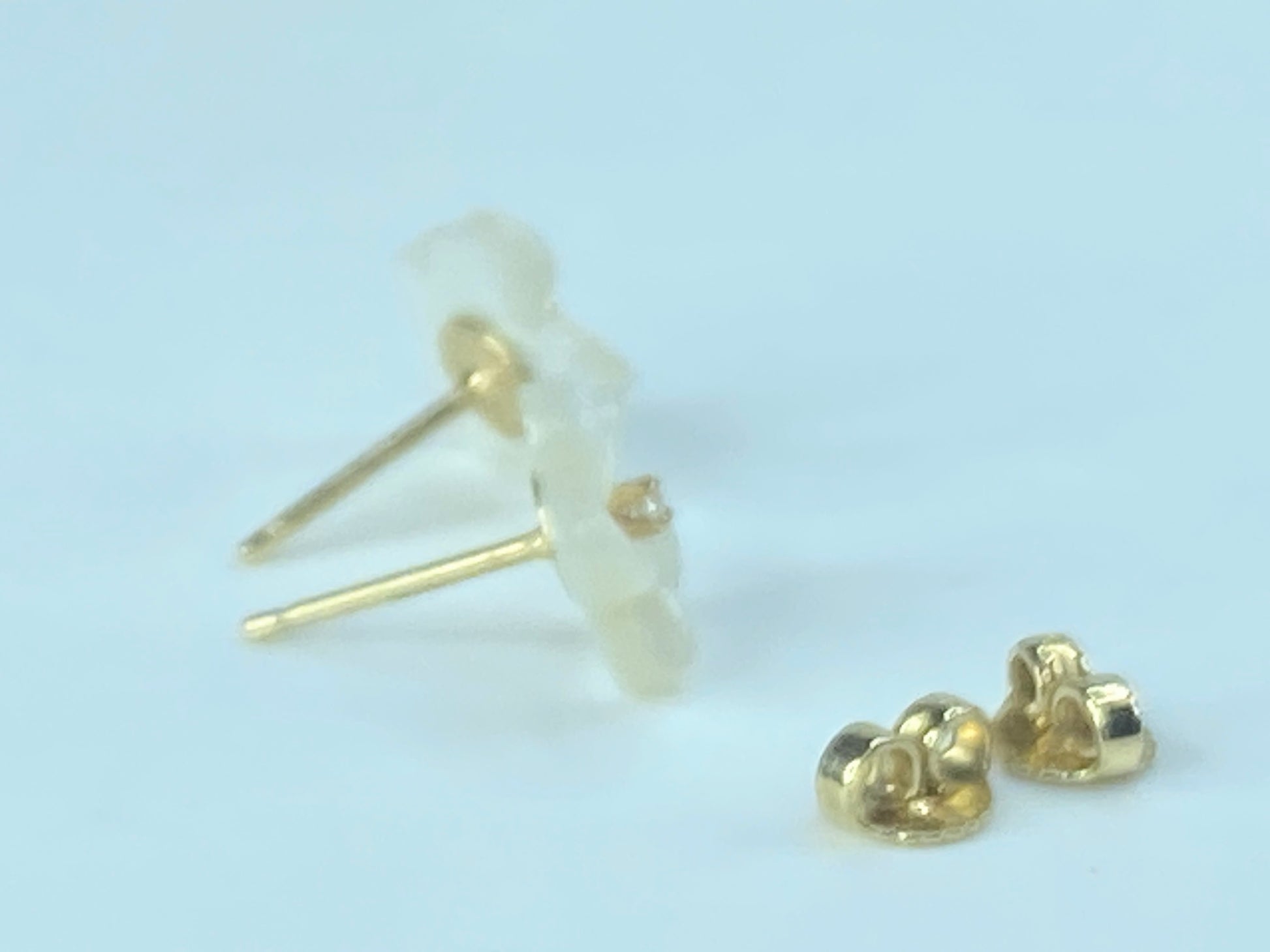 14K yellow gold 0.03mm Round brilliant Diamond MOP Flower stud earrings JR516