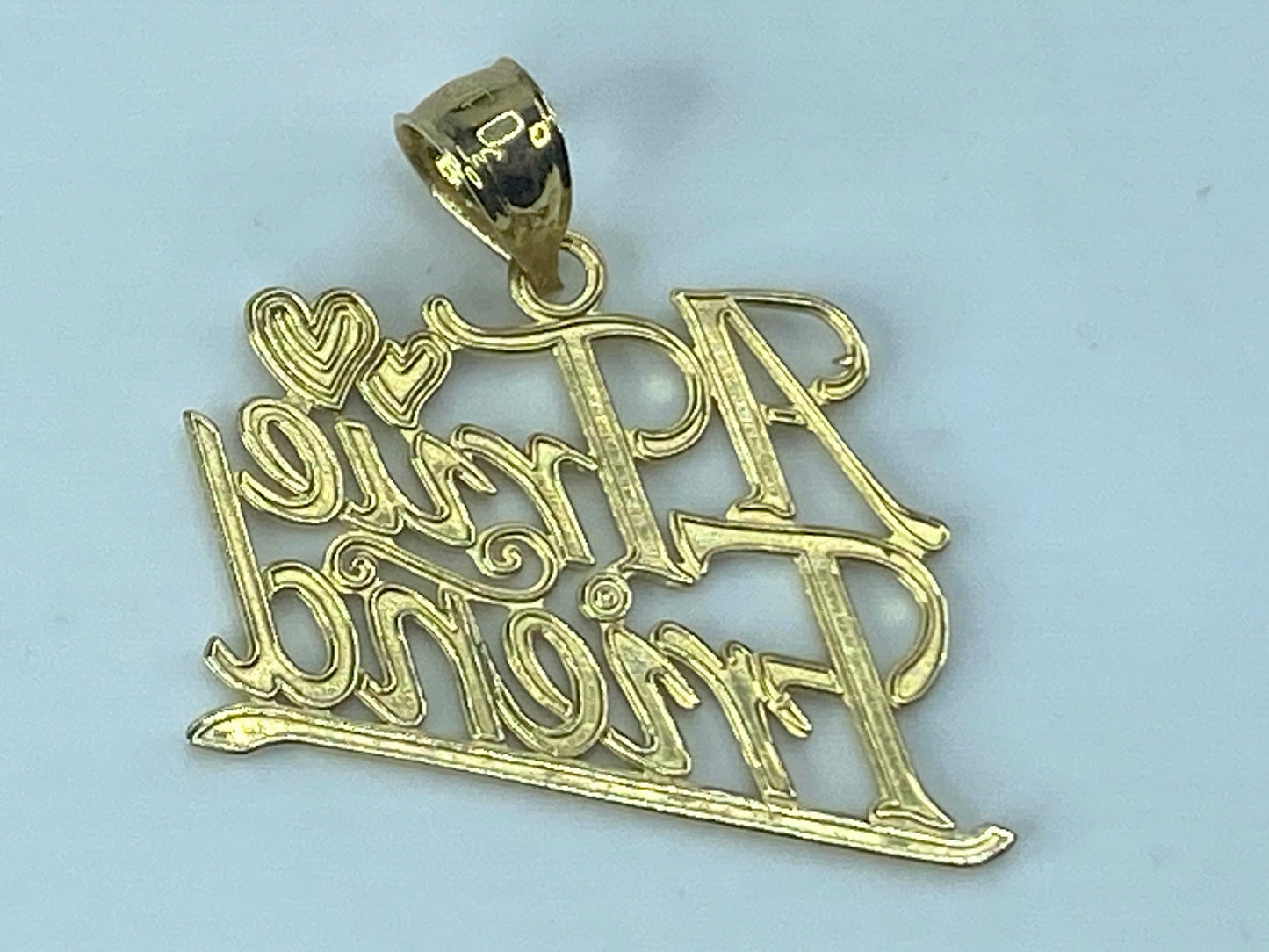 14K gold designer "A TRUE FRIEND" carved out charm pendant 1.5g JR412