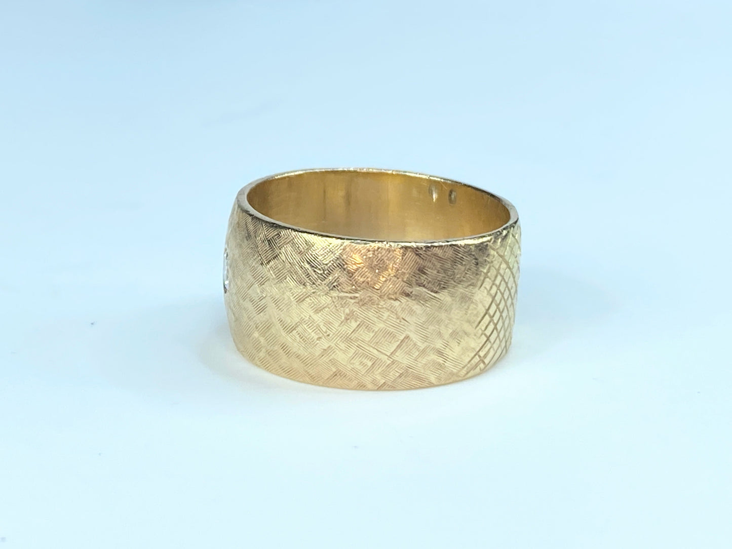 11.5mm hand hammer 0.35ct G/VS1 round brilliant diamond men's ring in 14K