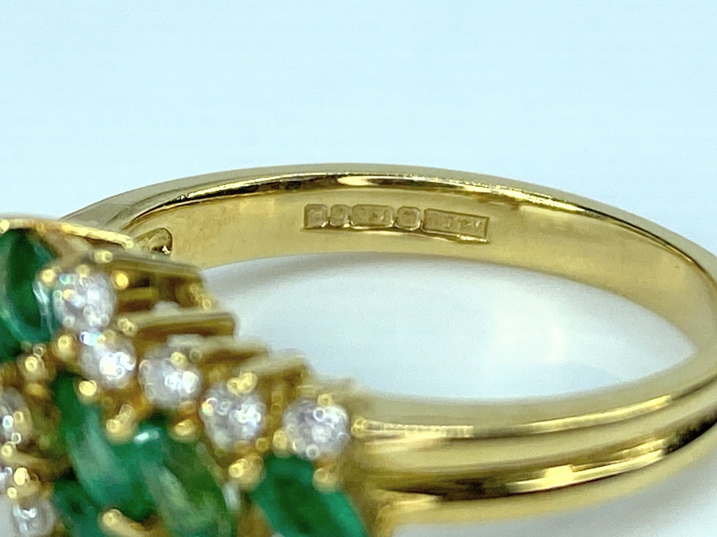 London hallmark 18K gold Marquise Emerald Diamond dress ring 5.3g s8 JR9663