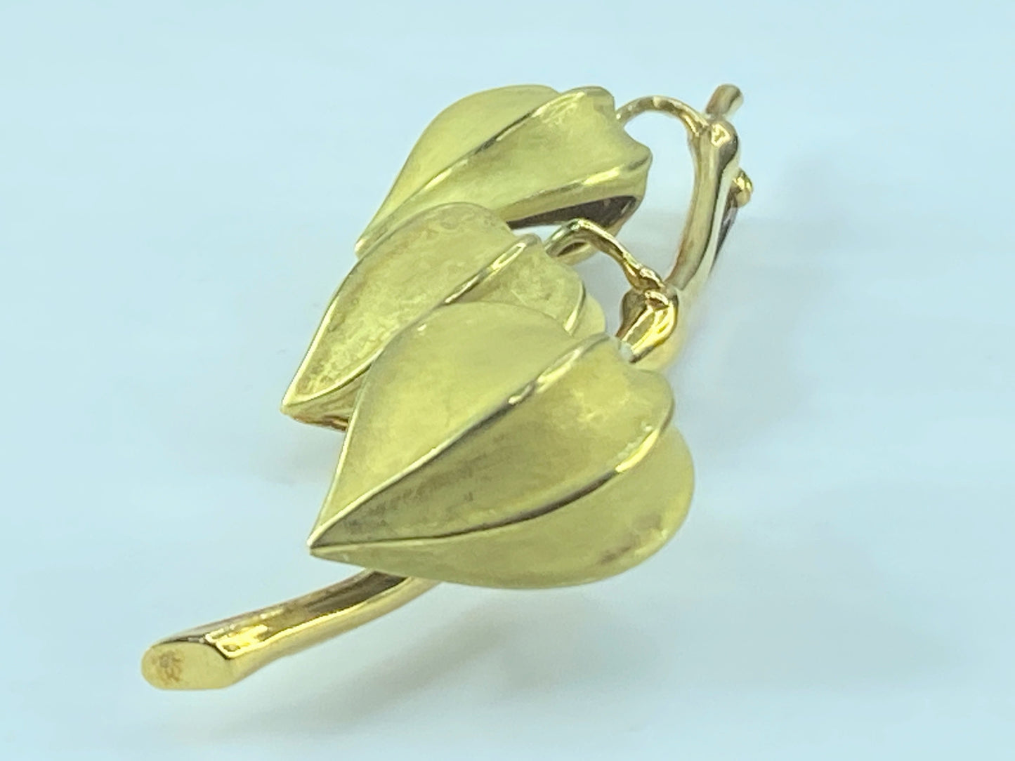 Tiffany & Co. 18K gold Lantern flower Enamel Pin JR9231