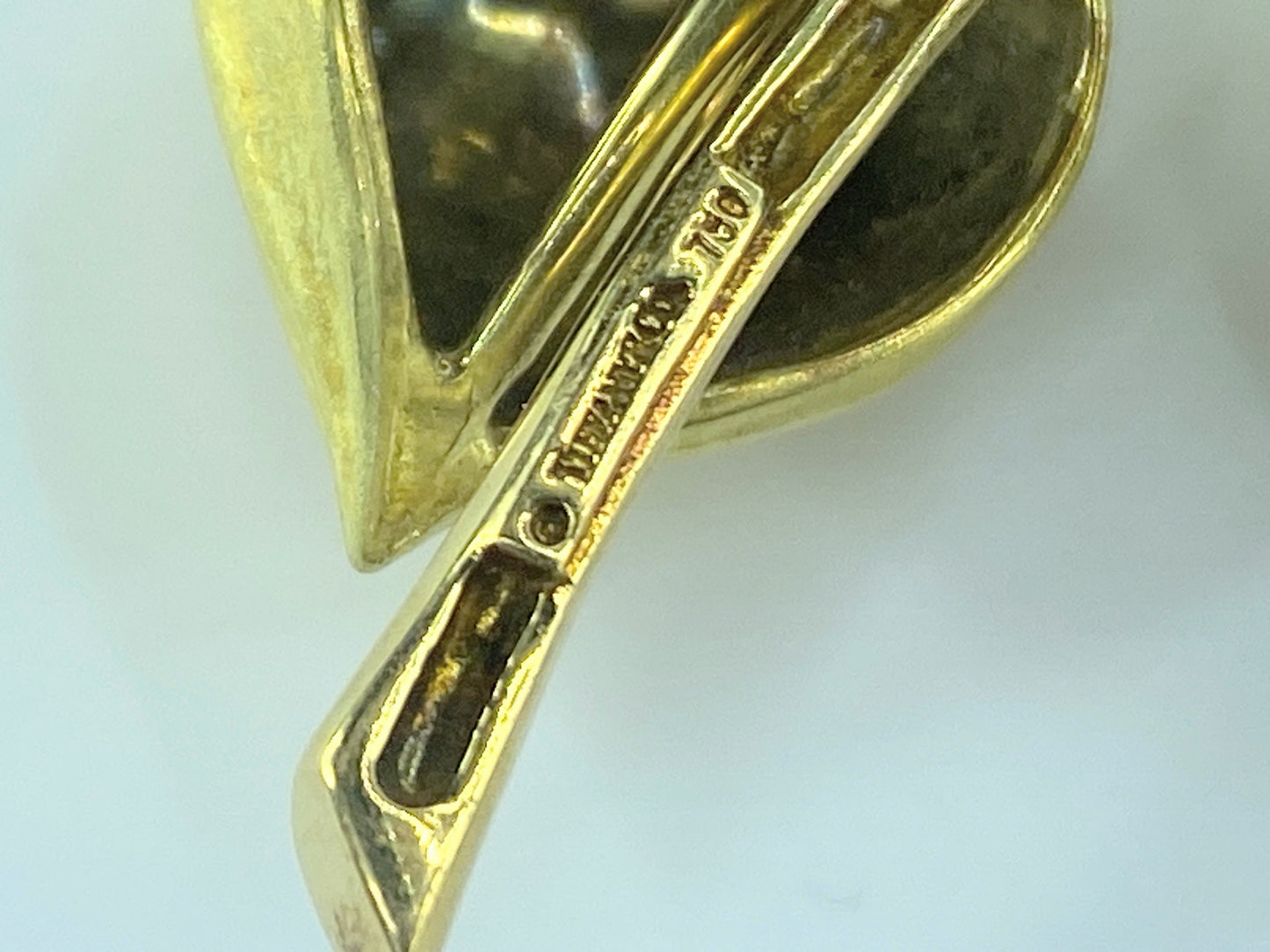 Tiffany & Co. 18K gold Lantern flower Enamel Pin JR9231