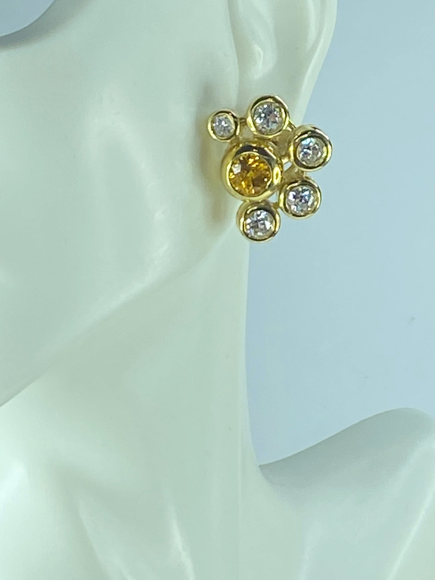 18K gold 1.68ct Yellow Sapphire 2.32ct E/VS Diamond omega earrings 12g JR486