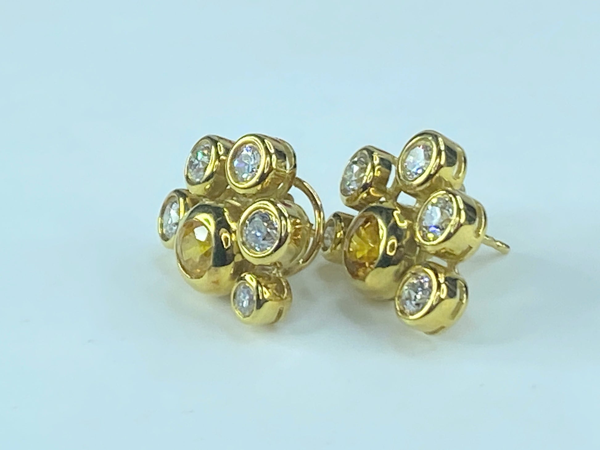 18K gold 1.68ct Yellow Sapphire 2.32ct E/VS Diamond omega earrings 12g JR486