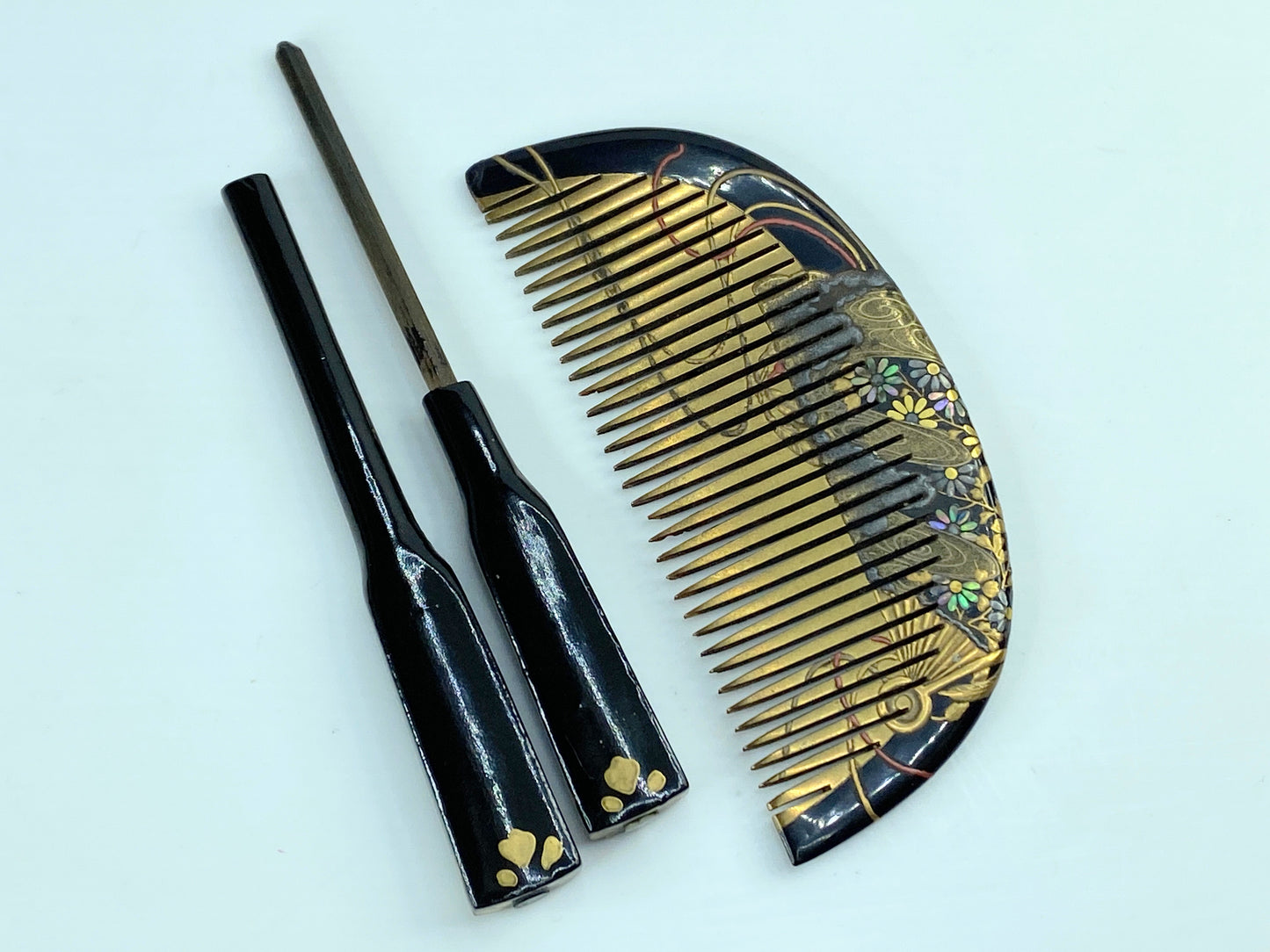 Fine Japanese Mother-of-Pearl and Lacquer Comb and Hair Pin 14.5g GS592