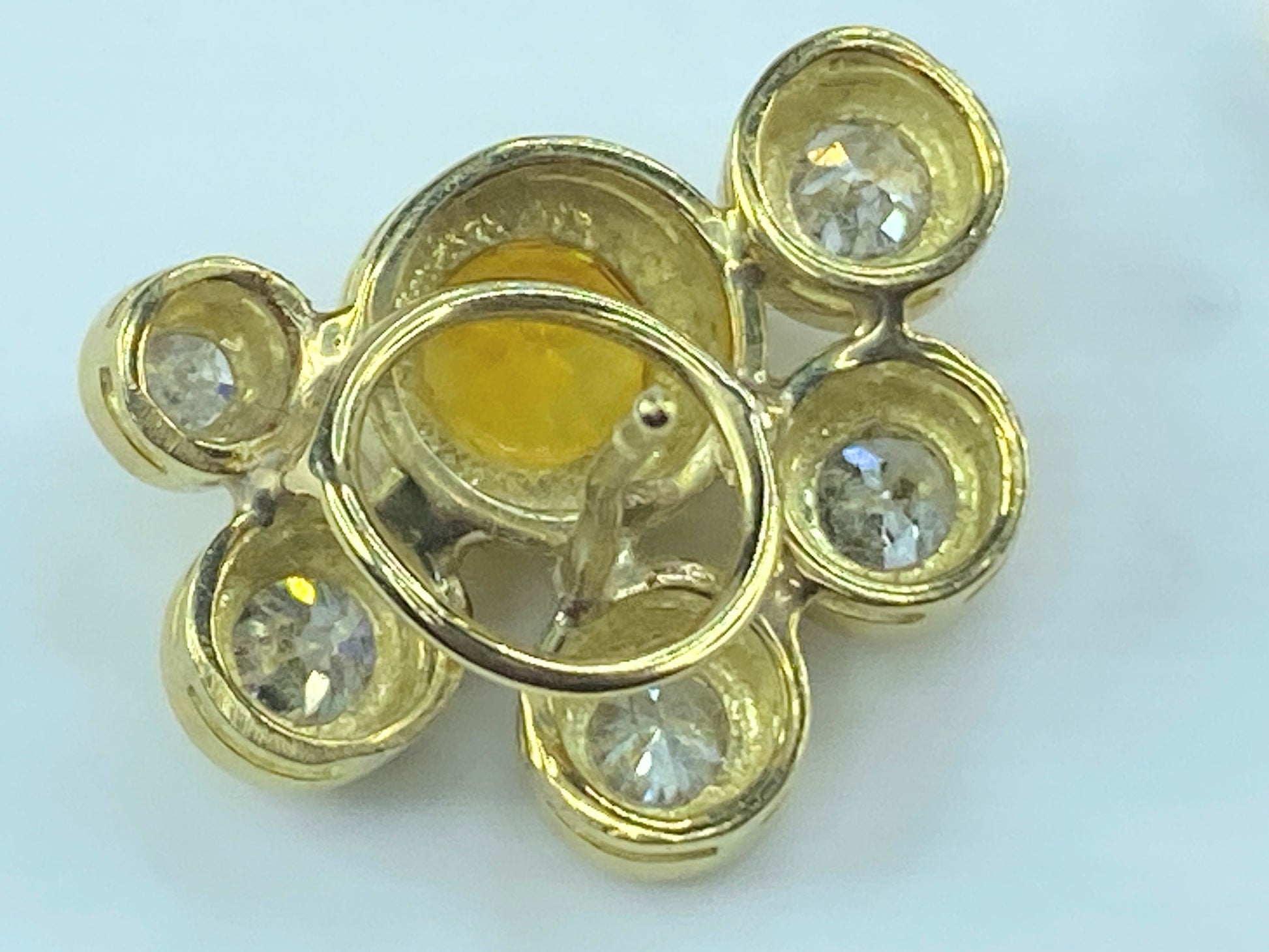 18K gold 1.68ct Yellow Sapphire 2.32ct E/VS Diamond omega earrings 12g JR486