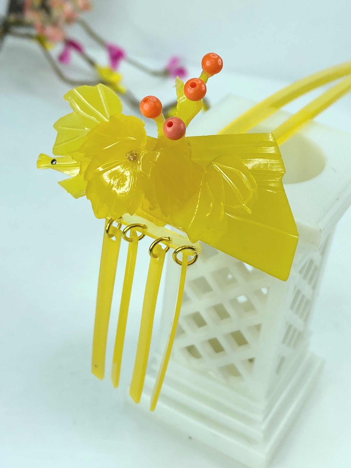 "Spider Mum Hirauchi" Vintage Kanzashi 7.6g 5 3/4" GS595