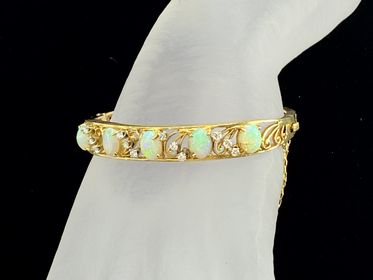 c1950 14K yellow gold 4.8ct Opal 0.4ct H/Si1 diamond hinged bangle 6.5"