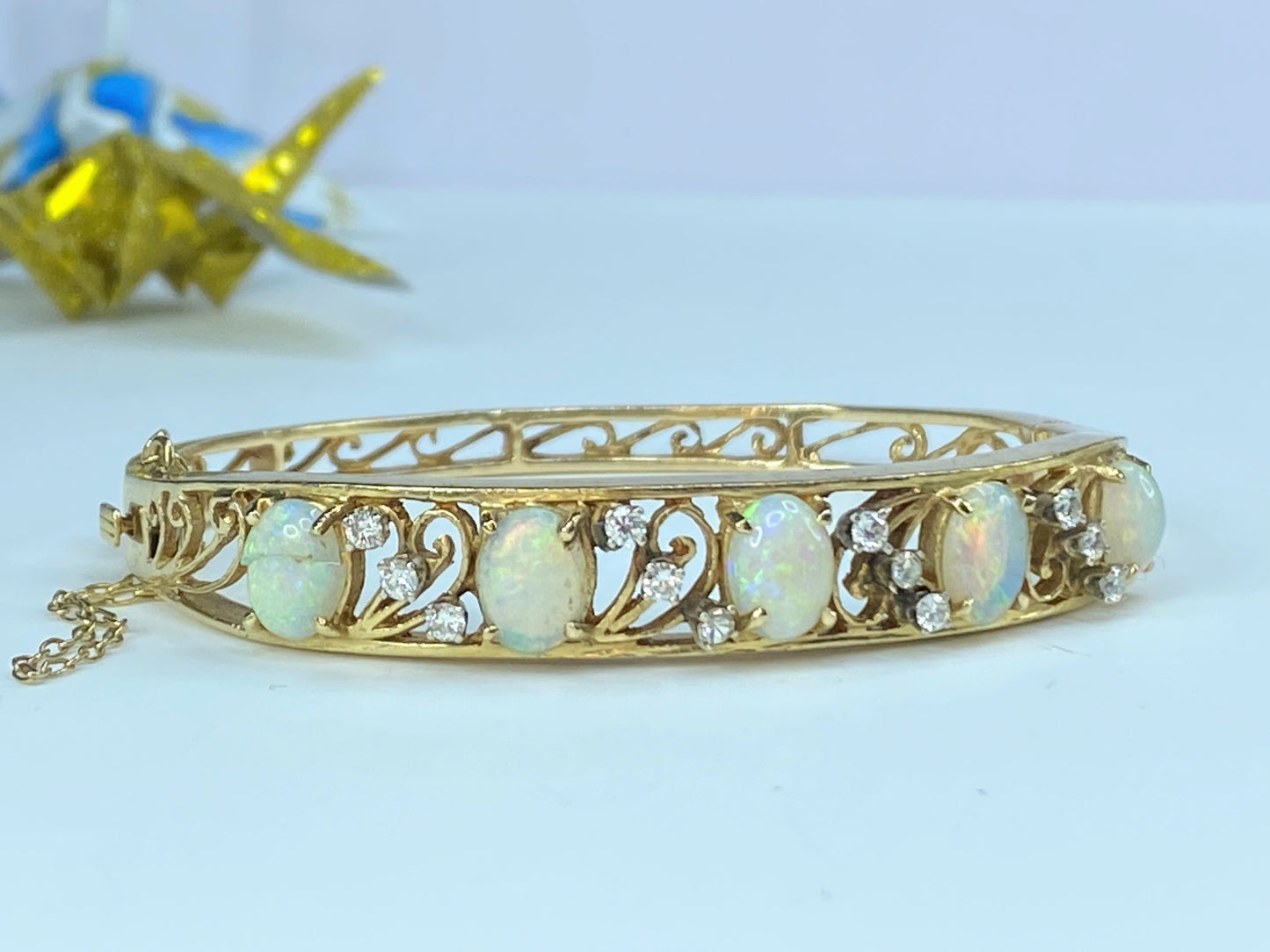 c1950 14K yellow gold 4.8ct Opal 0.4ct H/Si1 diamond hinged bangle 6.5"