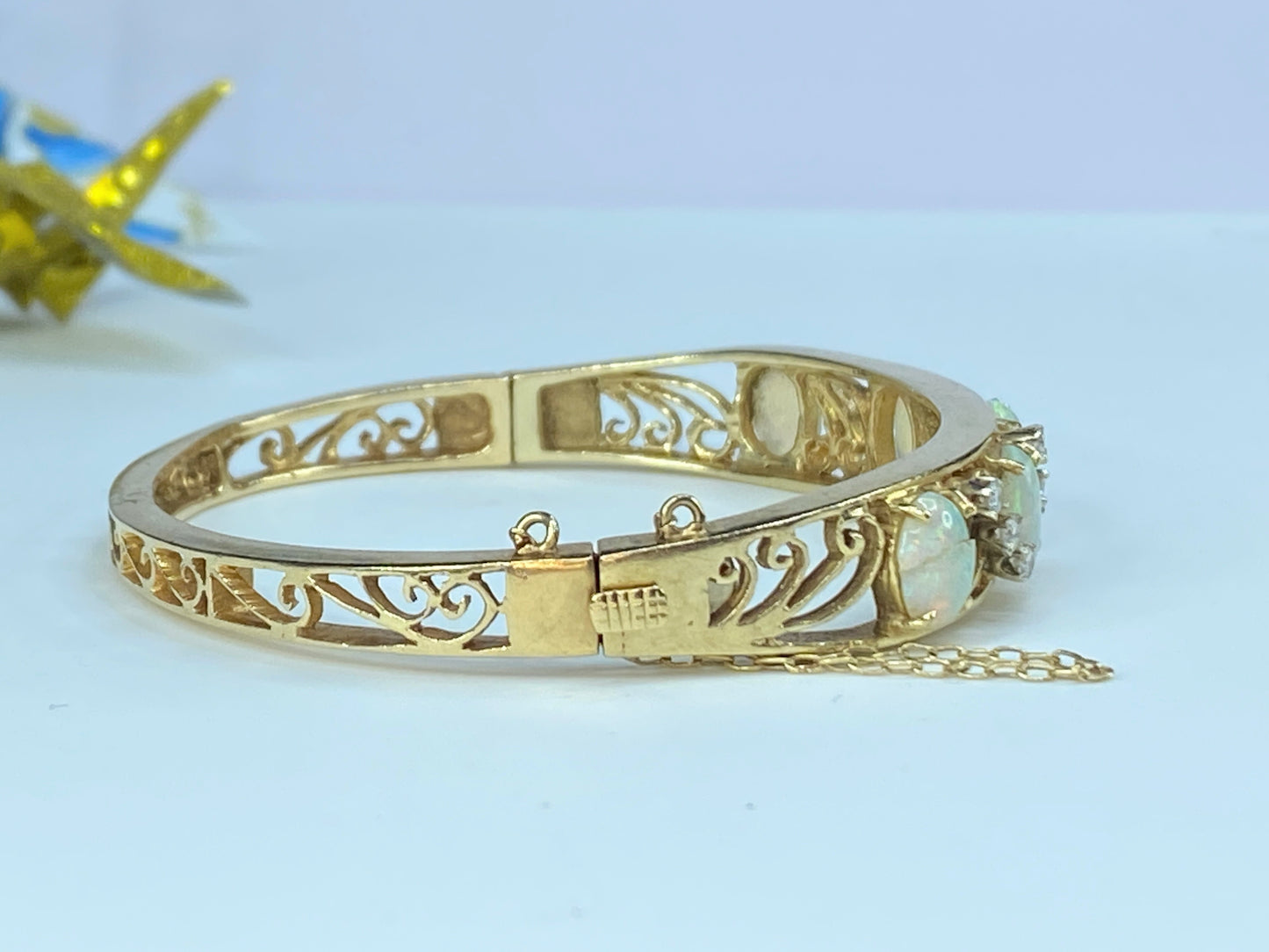 c1950 14K yellow gold 4.8ct Opal 0.4ct H/Si1 diamond hinged bangle 6.5"