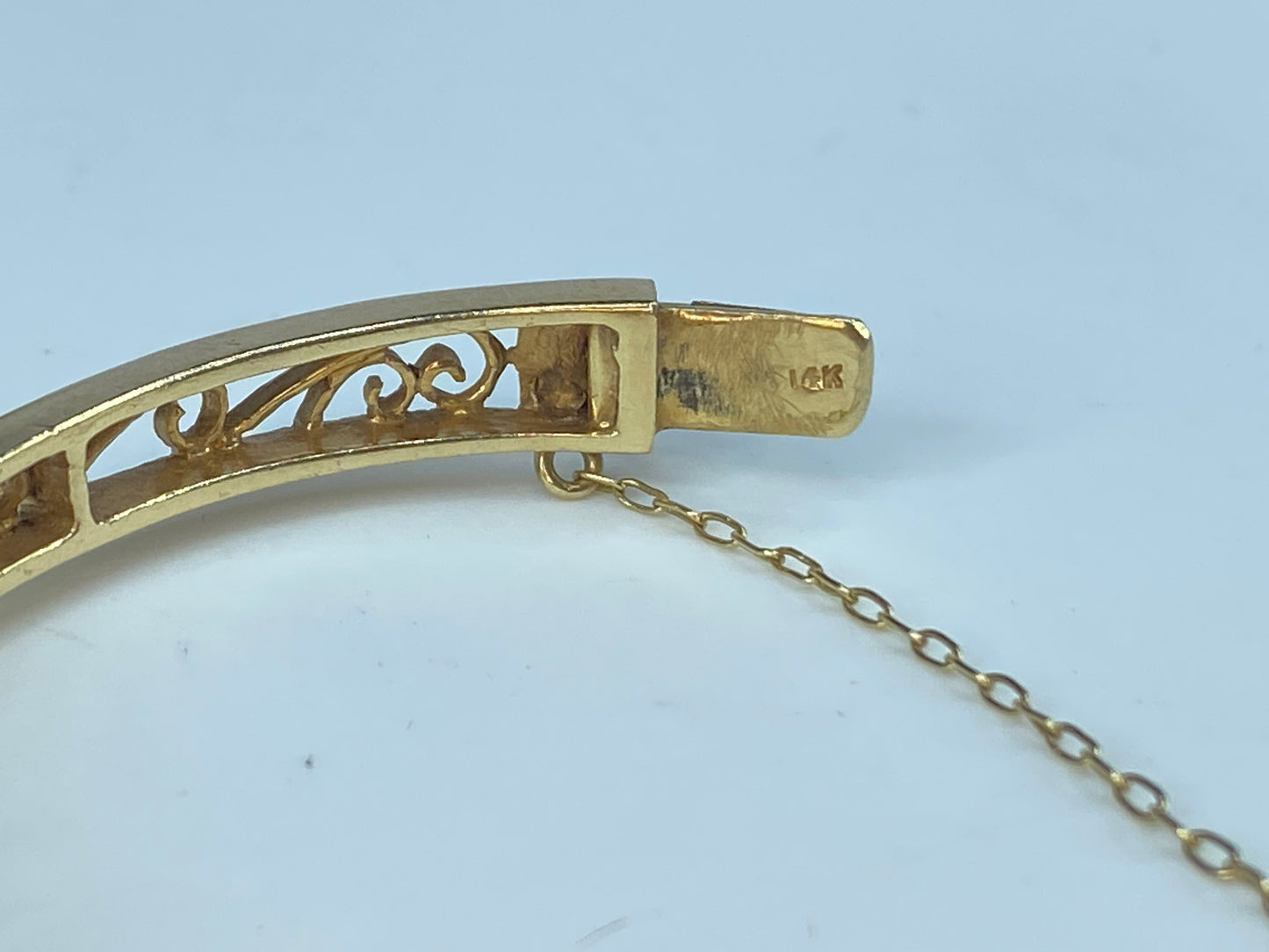 c1950 14K yellow gold 4.8ct Opal 0.4ct H/Si1 diamond hinged bangle 6.5"