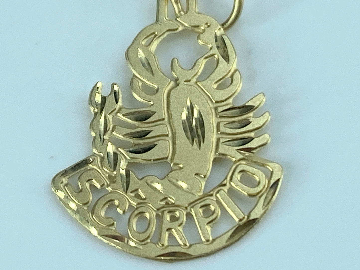 14k yellow Gold cut-out Scorpio Charm pendant 19.0mm JR522