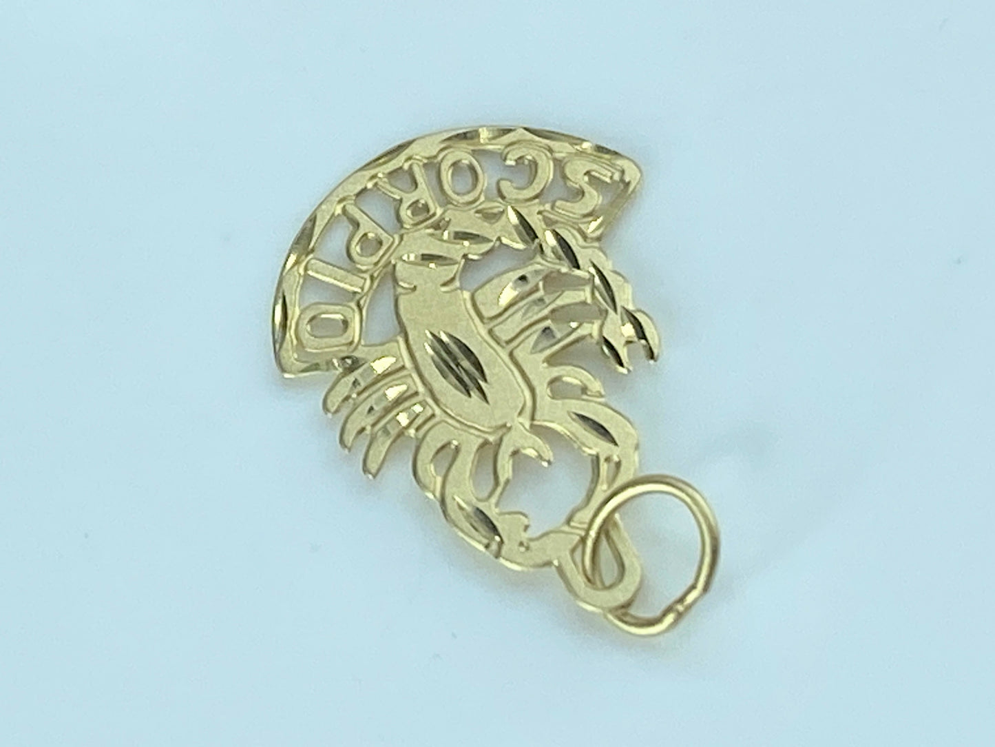14k yellow Gold cut-out Scorpio Charm pendant 19.0mm JR522