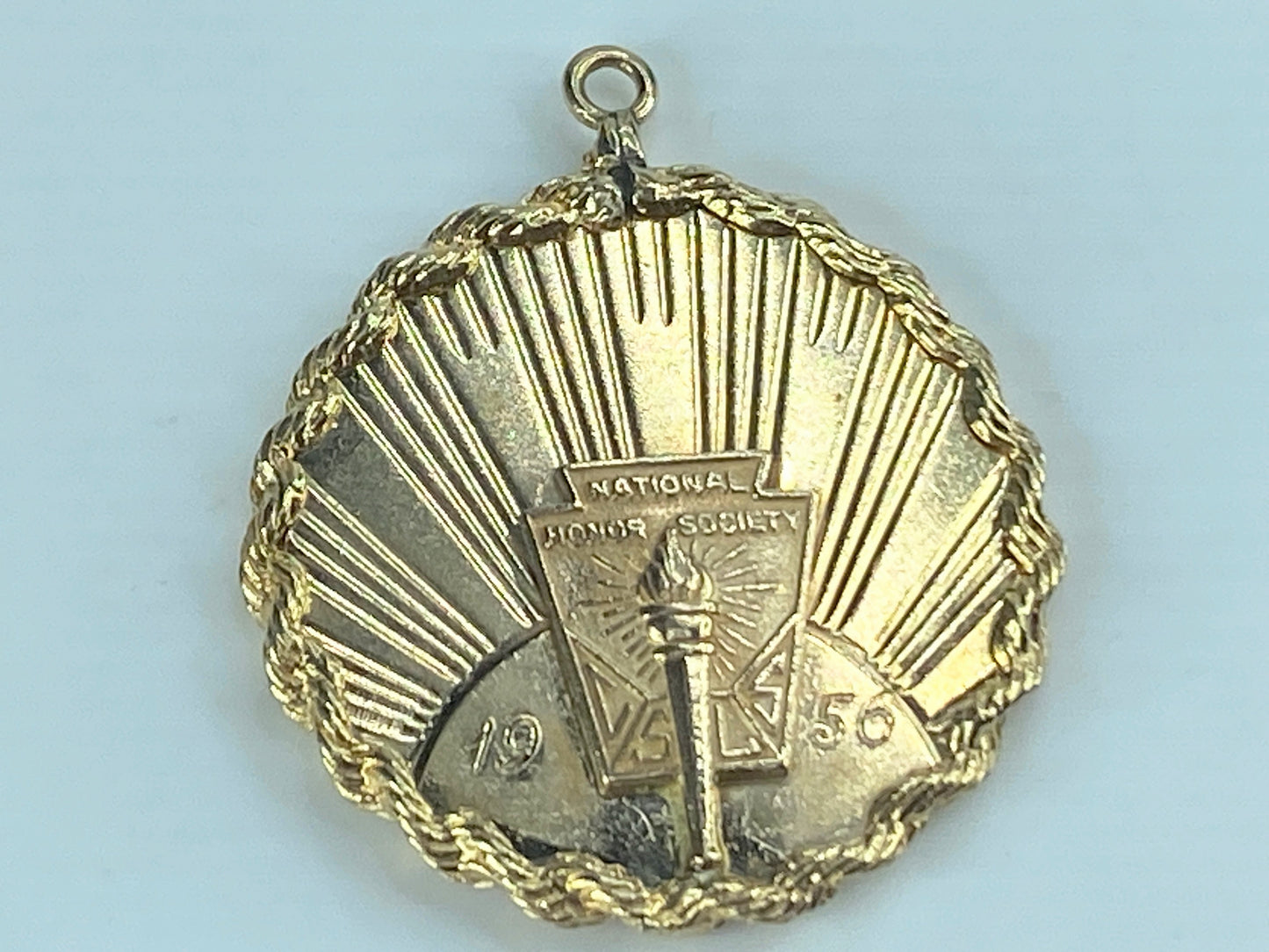 Custom Honor Society 1956 lapel pin on 14K Rope link circle pendant 11.7g JR496