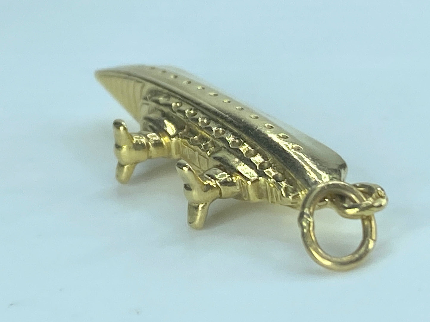 18K yellow gold Ocean Liner cruise ship charm pendant 1 3/8" 4.3g JR532