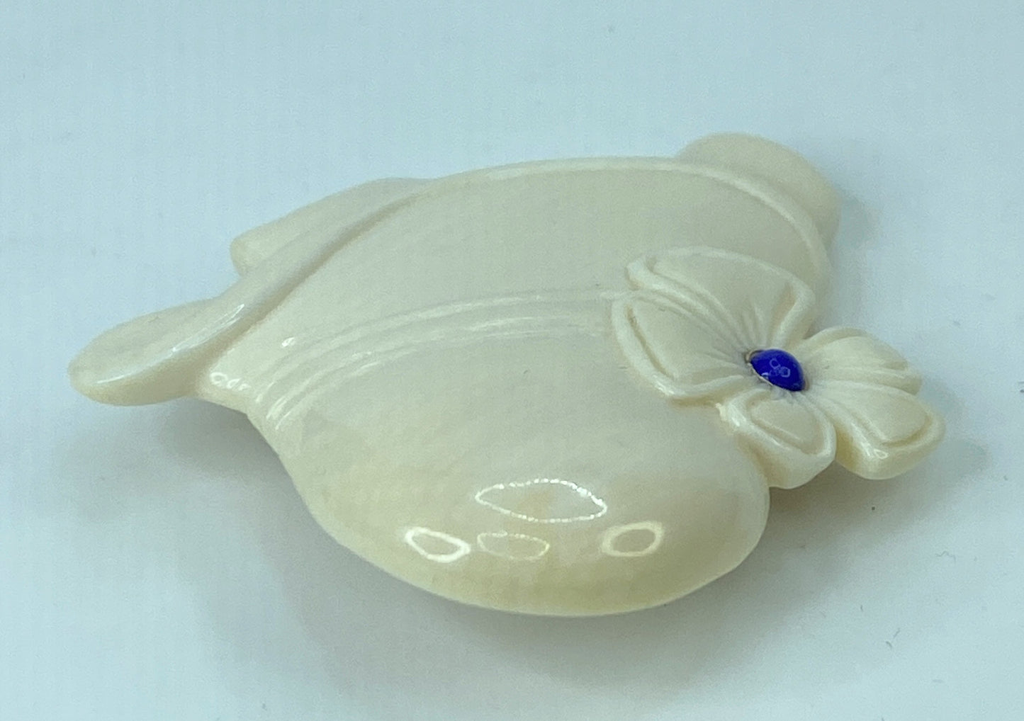 Art Deco Cream Bakelite Woman Lapis Flower adorn Flapper Hat brooch GS634