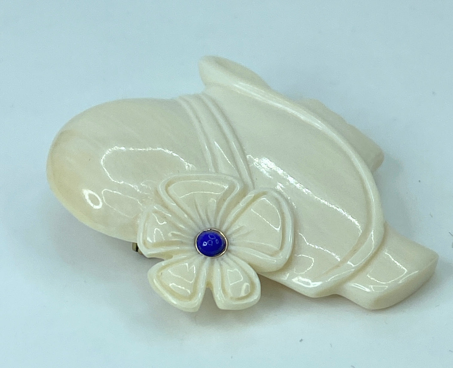Art Deco Cream Bakelite Woman Lapis Flower adorn Flapper Hat brooch GS634